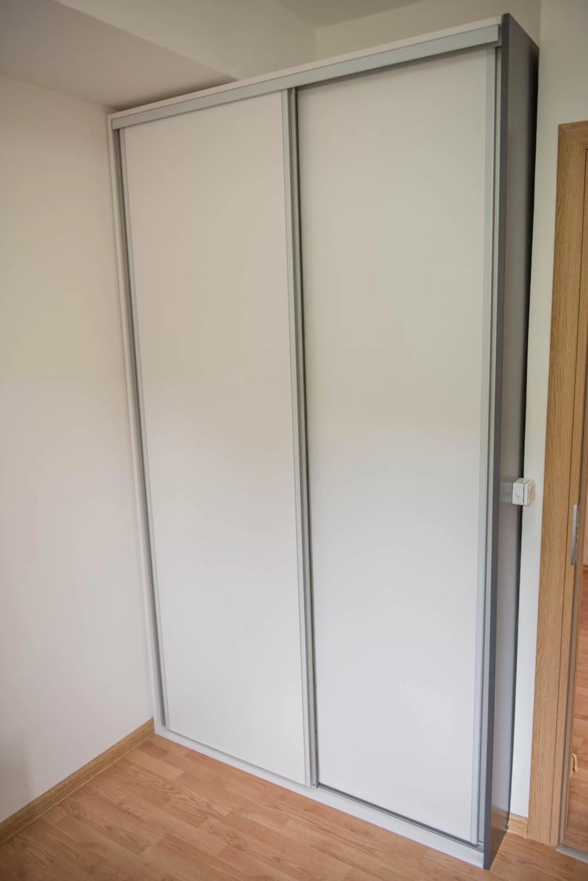 Bathroom in Leader apartment