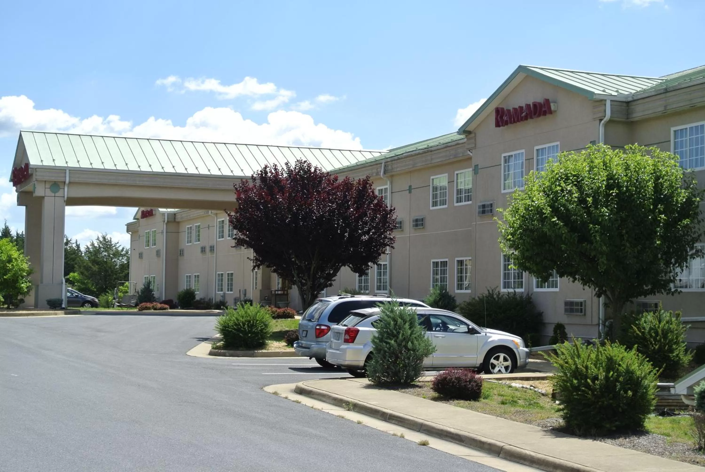 Facade/entrance in Ramada by Wyndham Strasburg - Shenandoah Valley