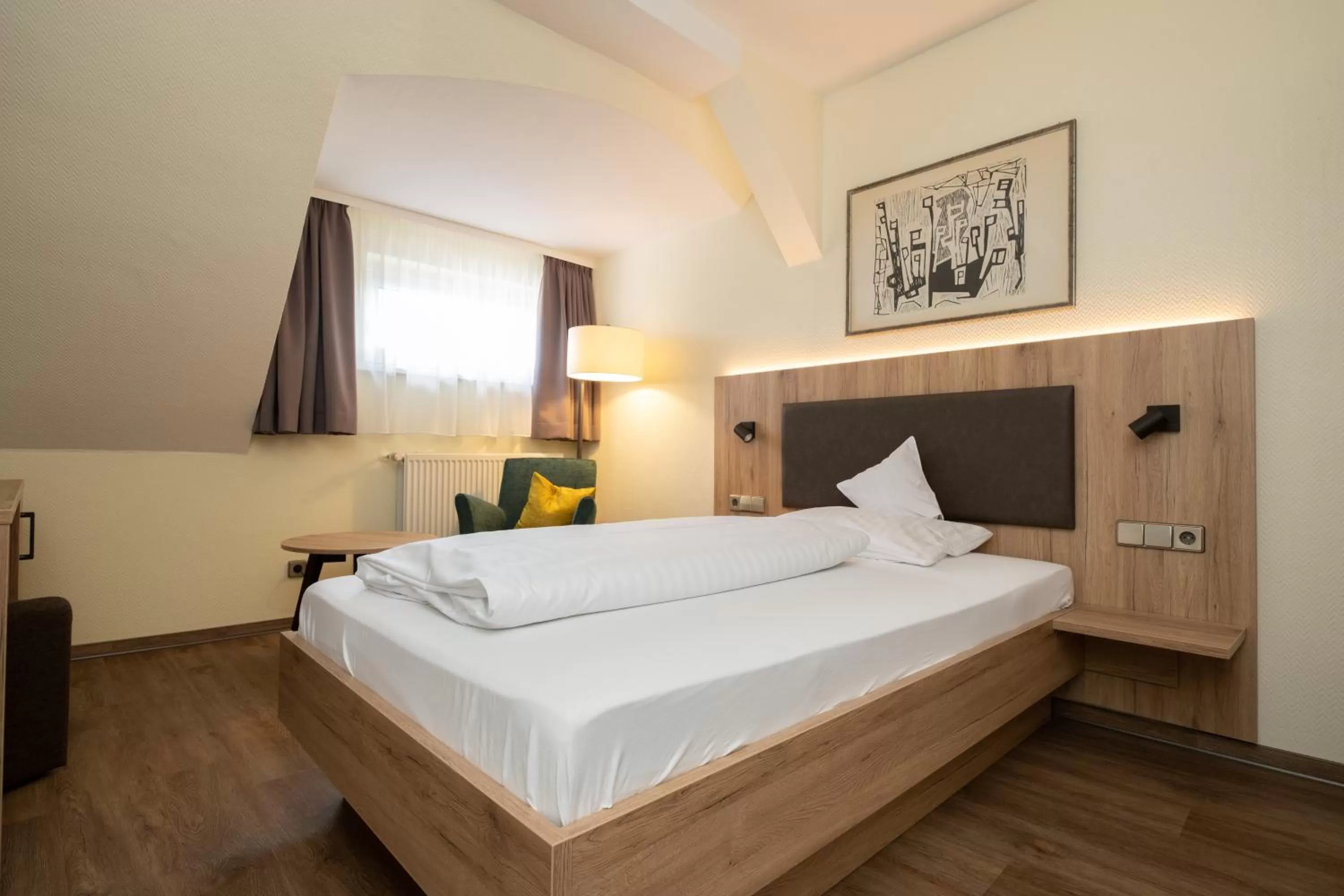 Photo of the whole room, Bed in Hotel Niedersächsischer Hof