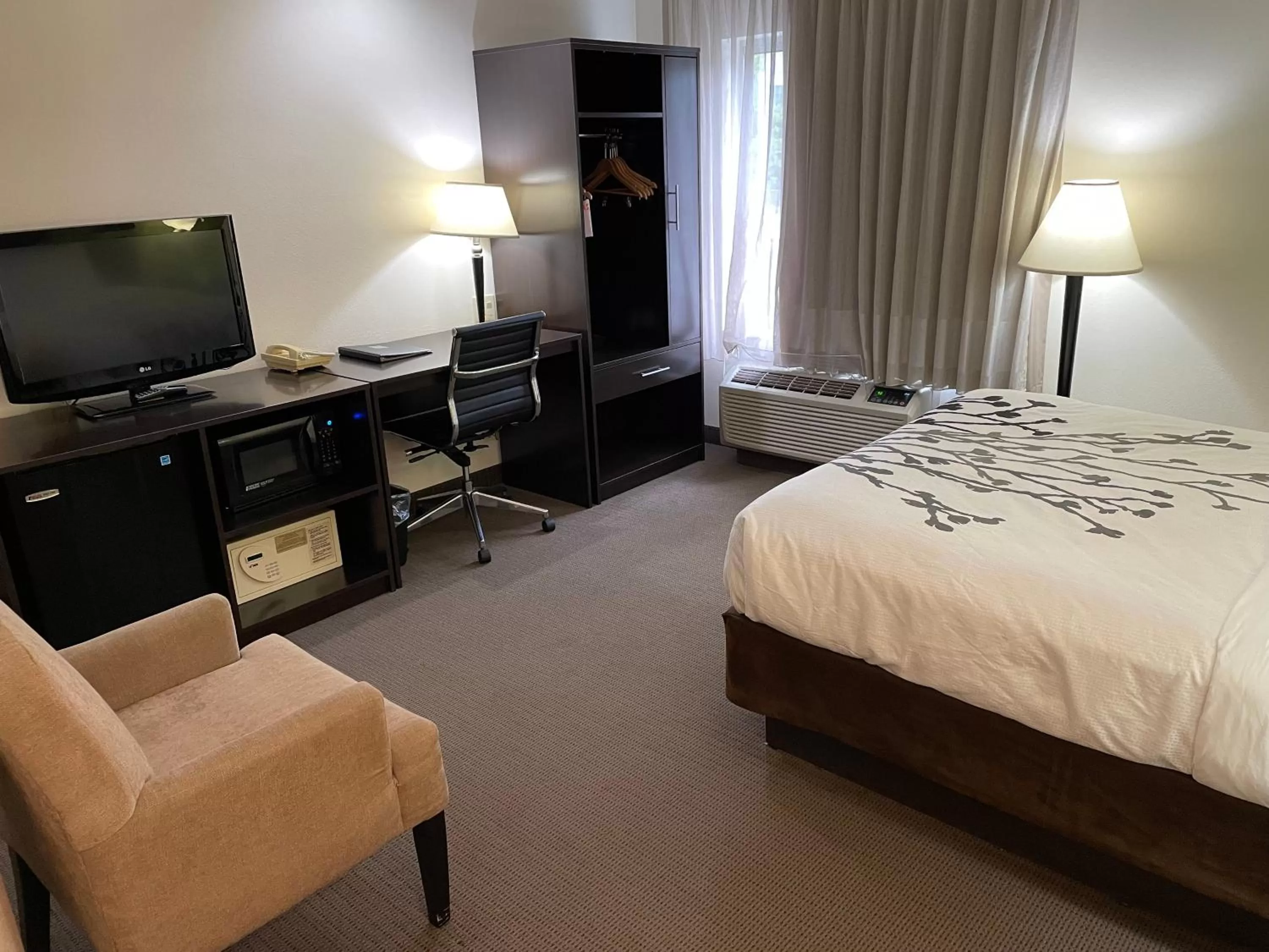 Bed in Sleep Inn Raleigh Durham Airport