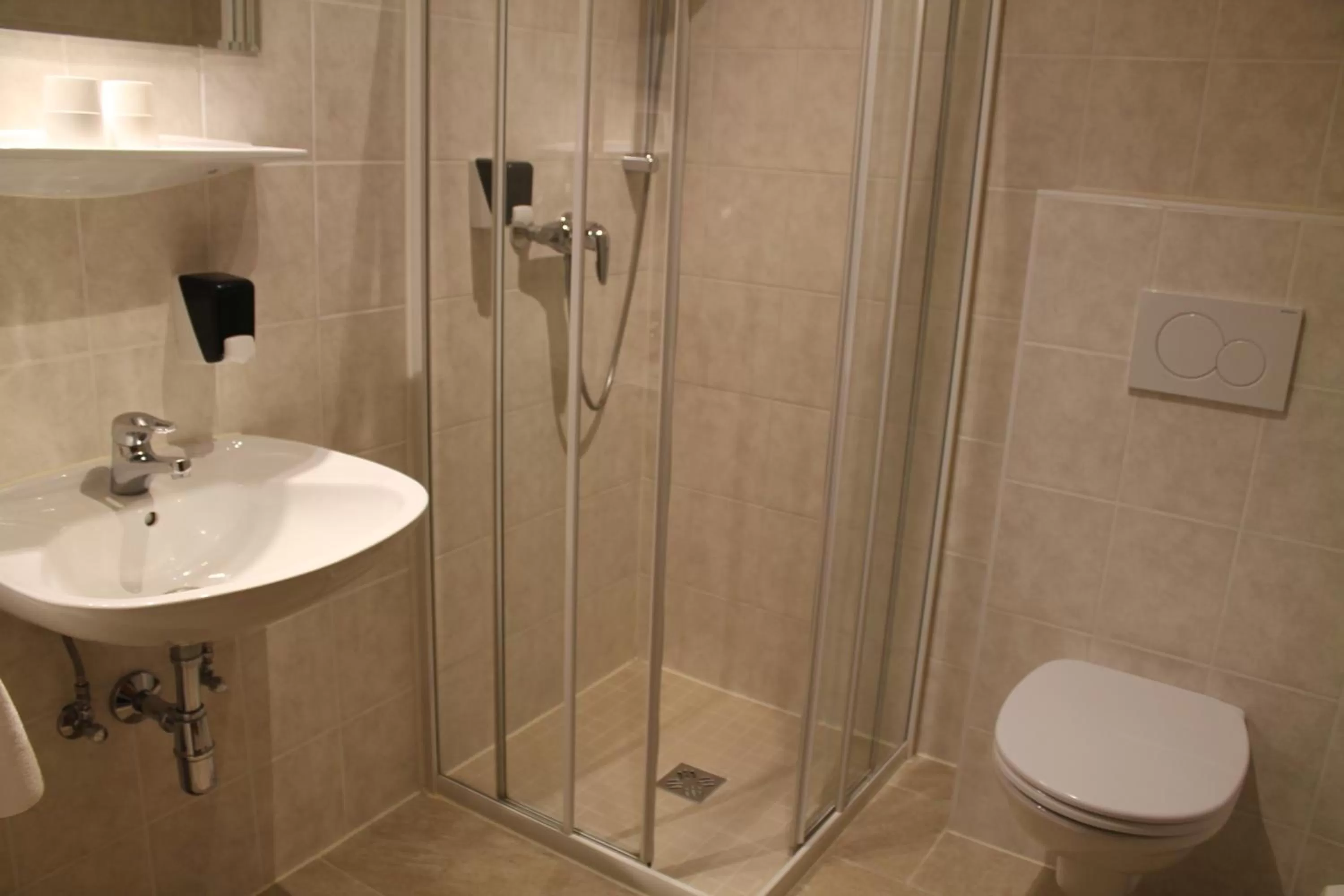 Toilet in Hotel Restaurant Schwartz