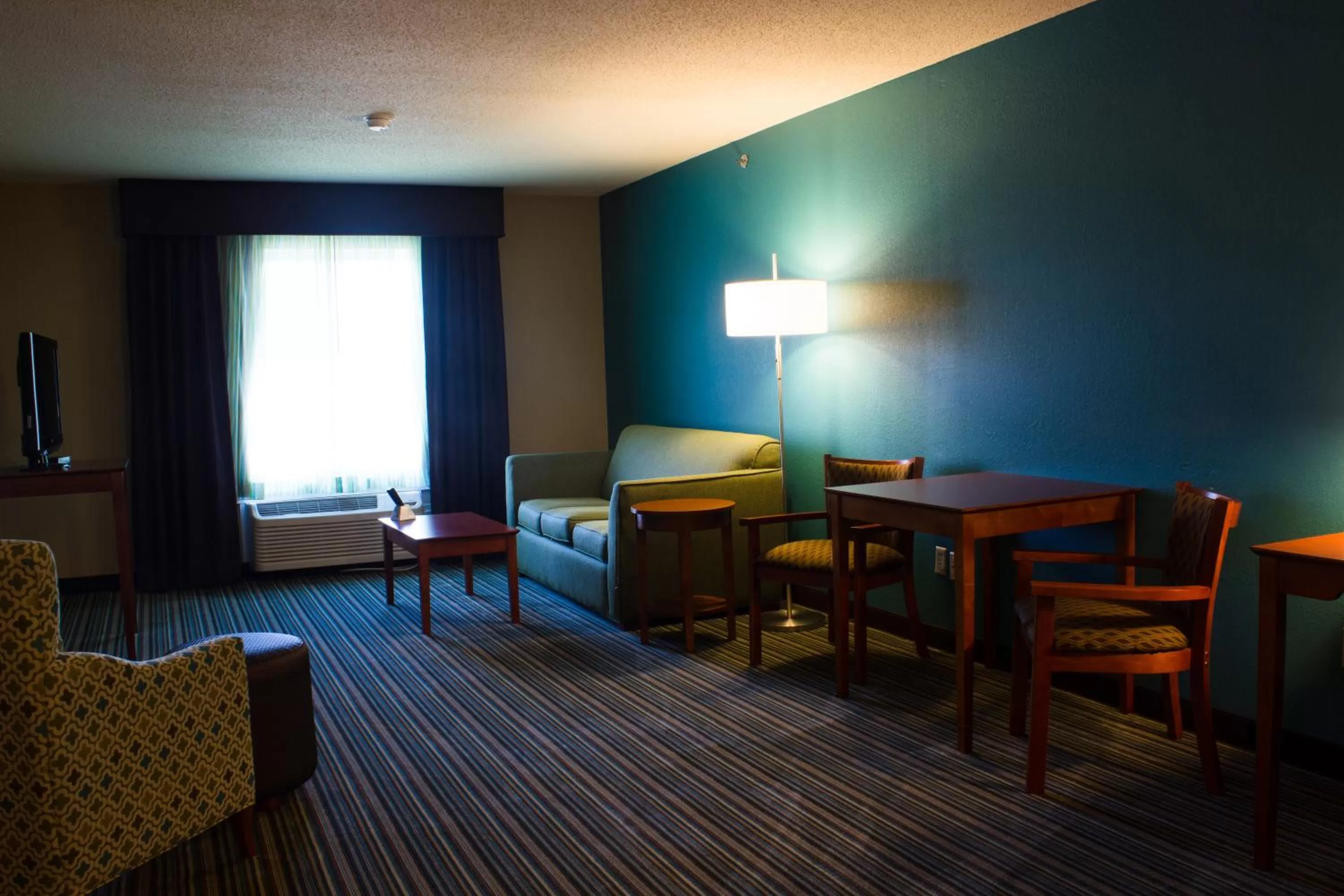 Living room in BEST WESTERN Plus Menomonie Inn & Suites
