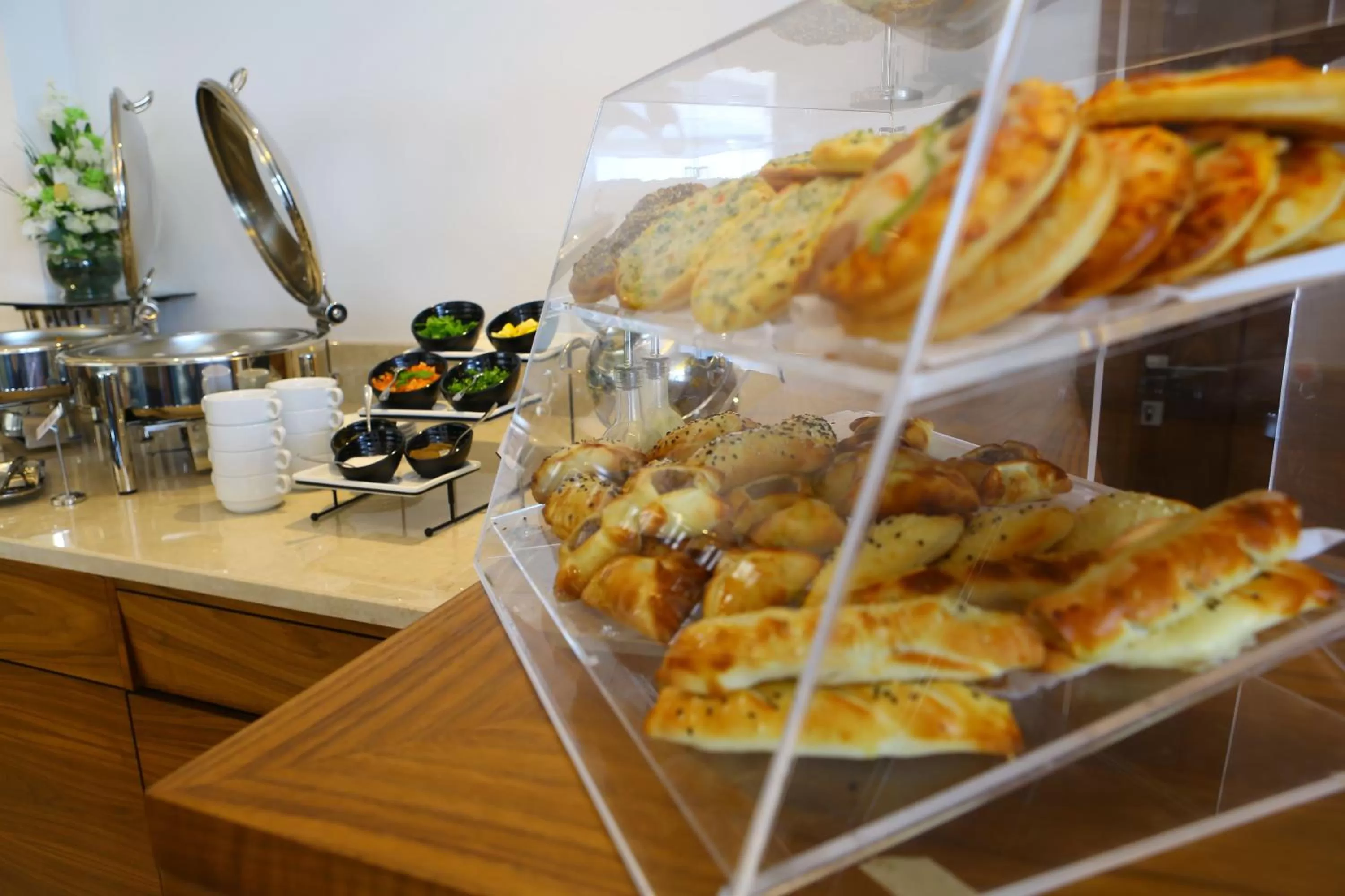 Breakfast in Weekend Hotel Sari