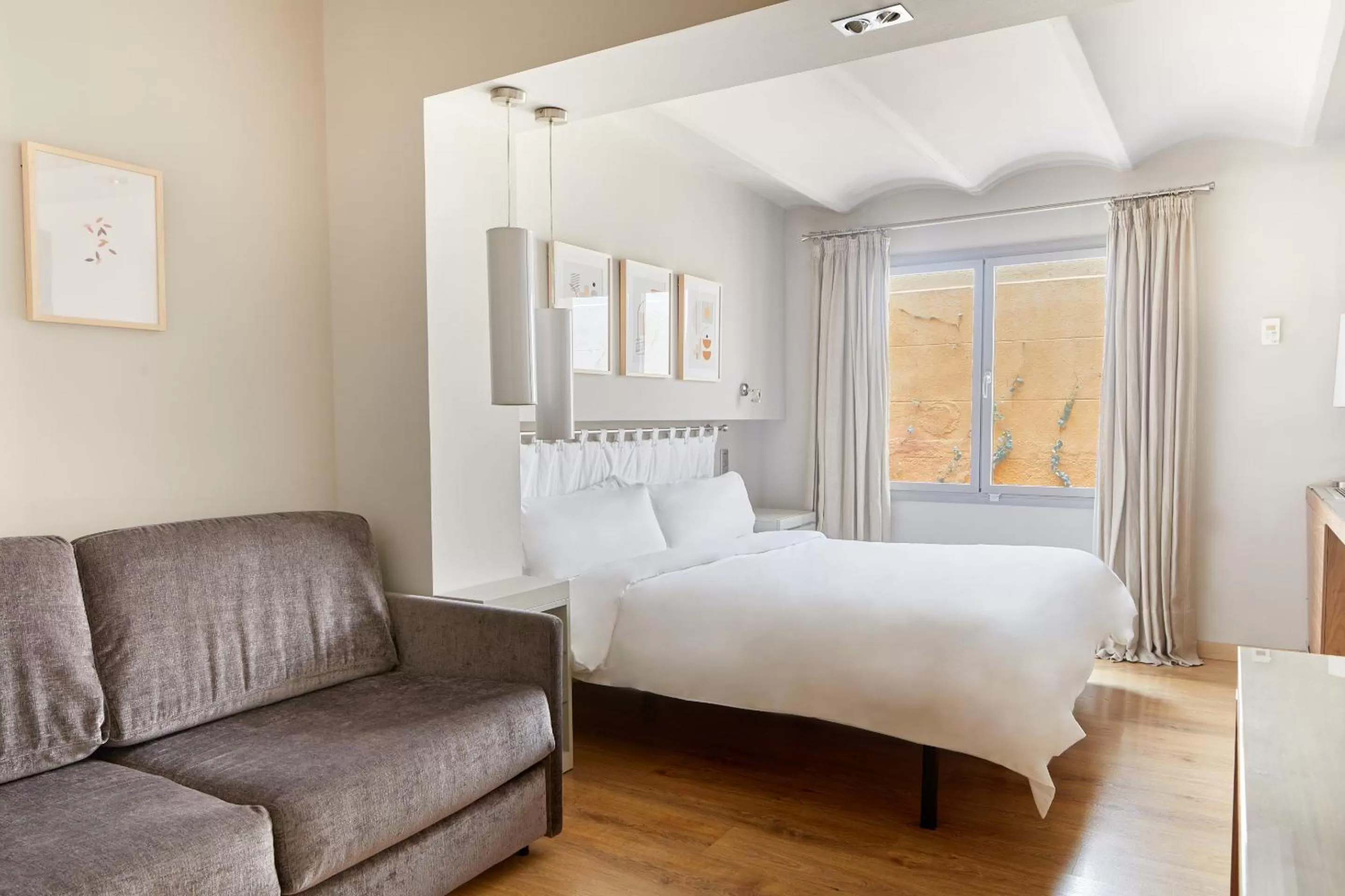 Living room, Bed in Vasanta powered by Sonder