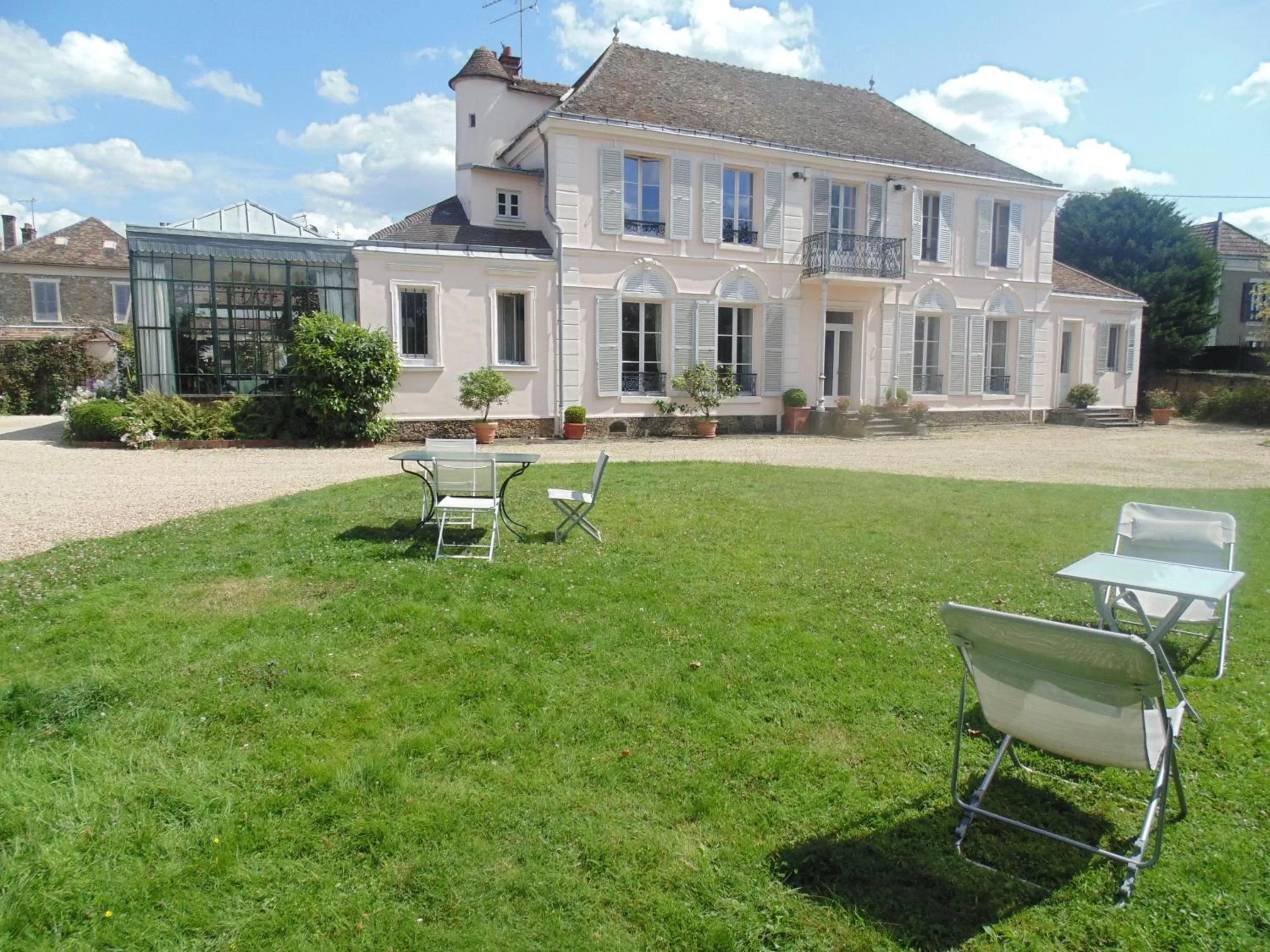 Garden view in Clos Saint Nicolas