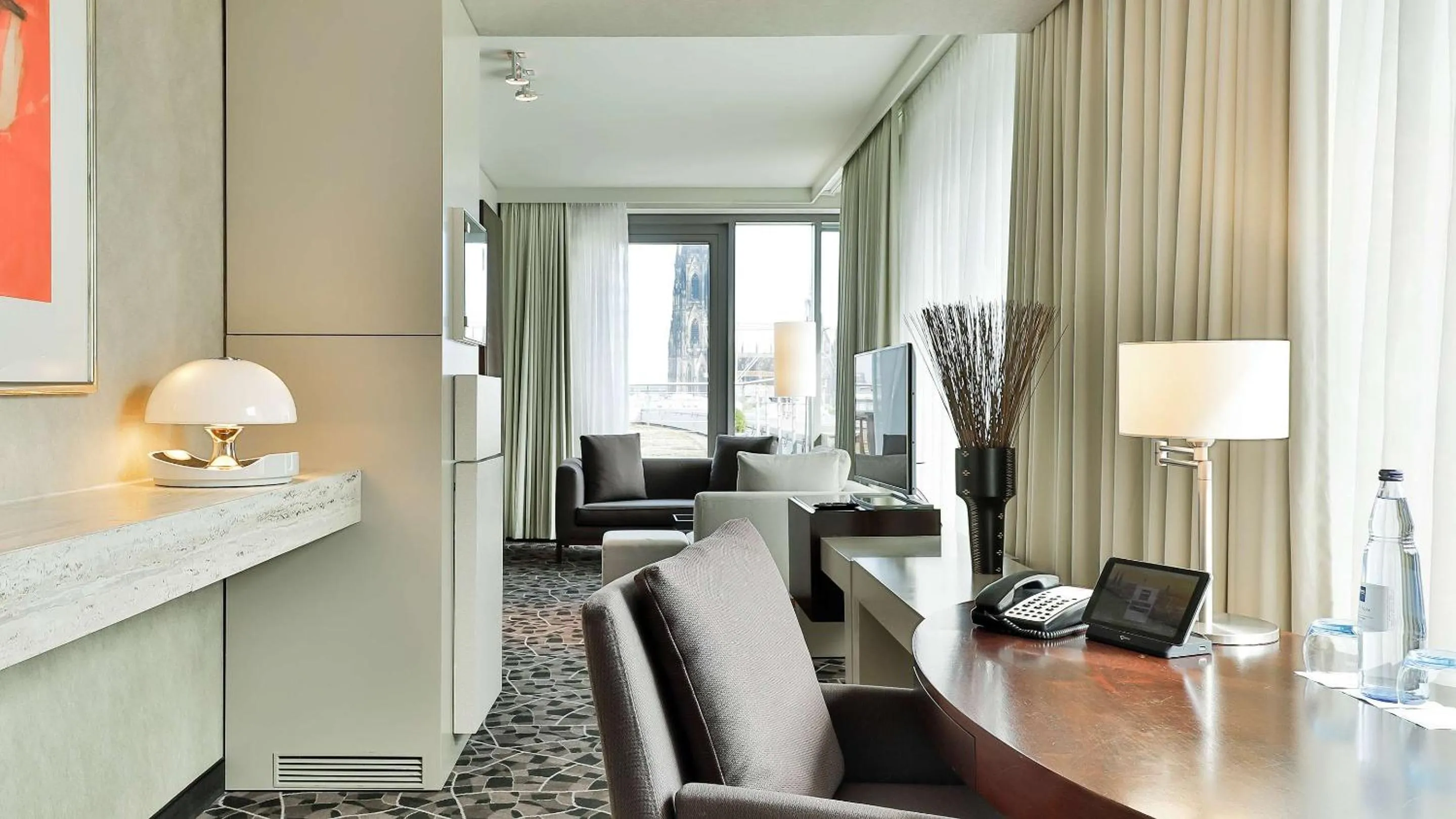 Photo of the whole room in Dorint Hotel am Heumarkt Köln