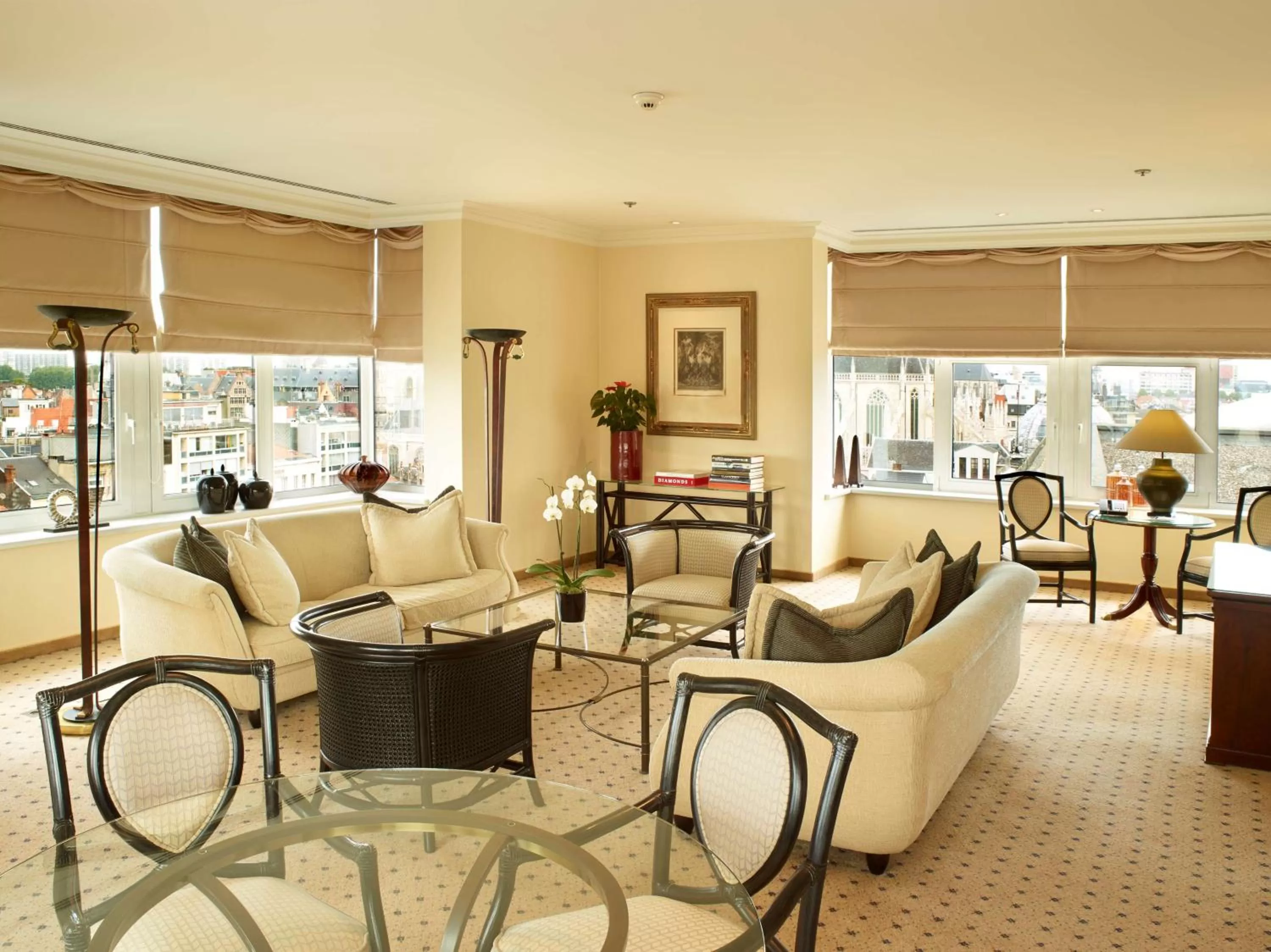 Living room in Hilton Antwerp Old Town