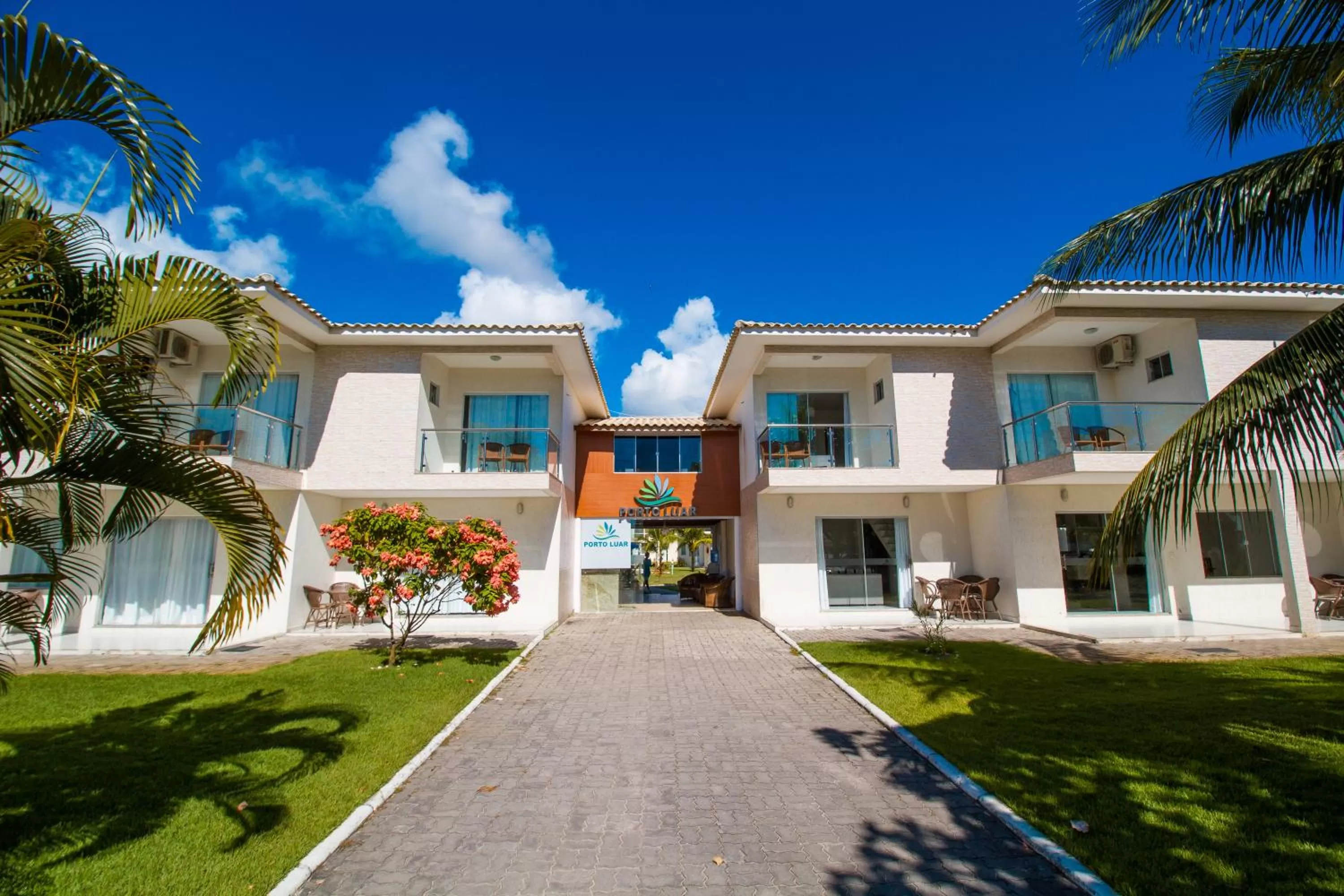 Facade/entrance in Porto Luar