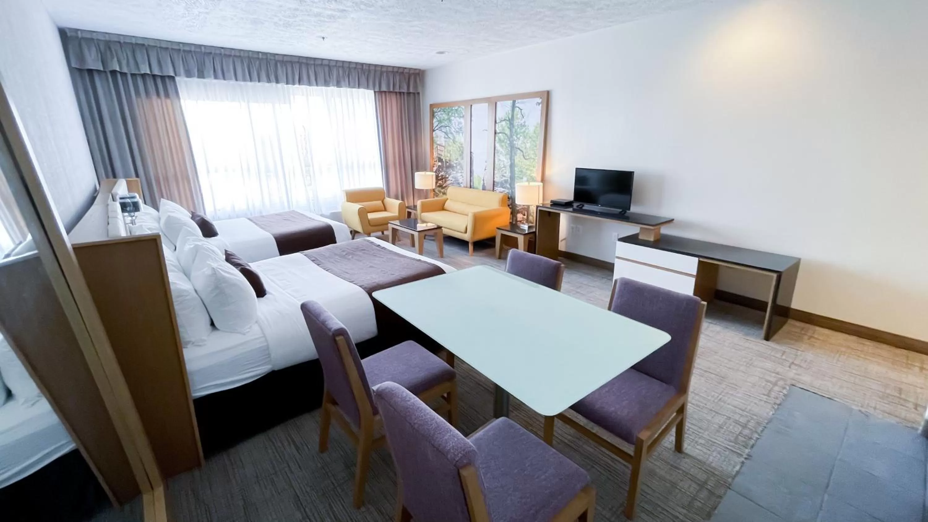 Bedroom, Bed in Split Rock Resort