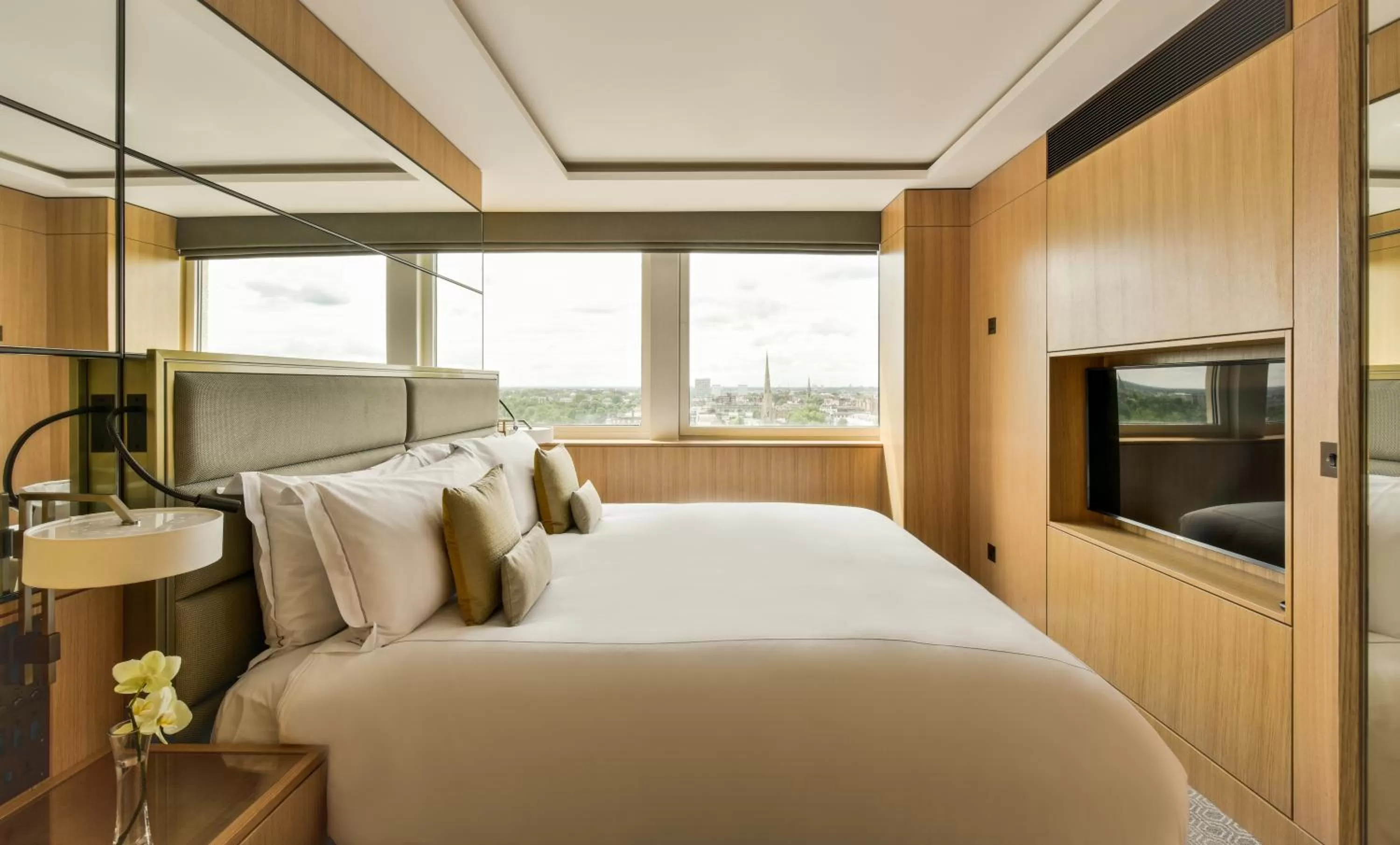 Bedroom, Bed in Royal Lancaster London