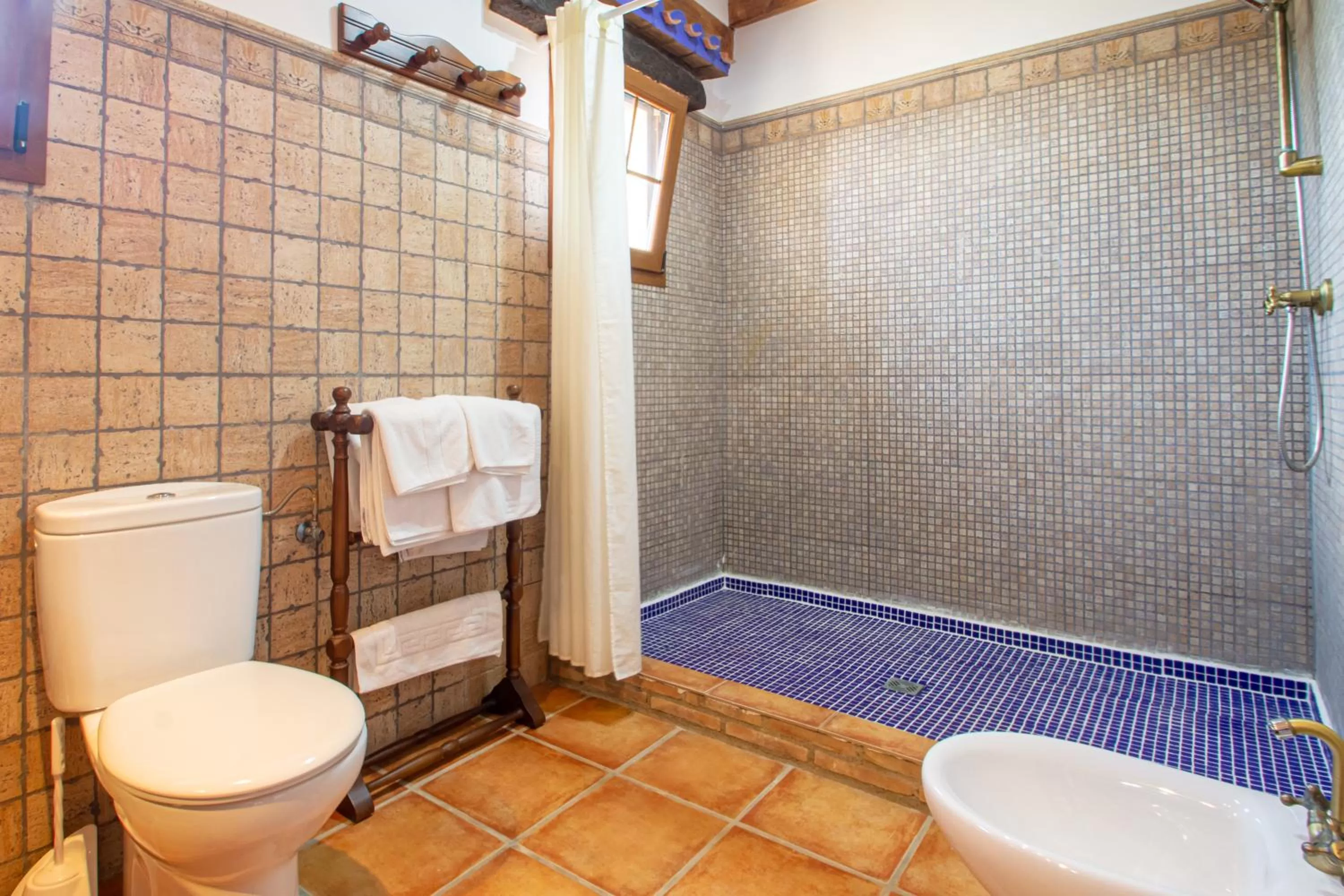 Shower in Hostal Rural Turre
