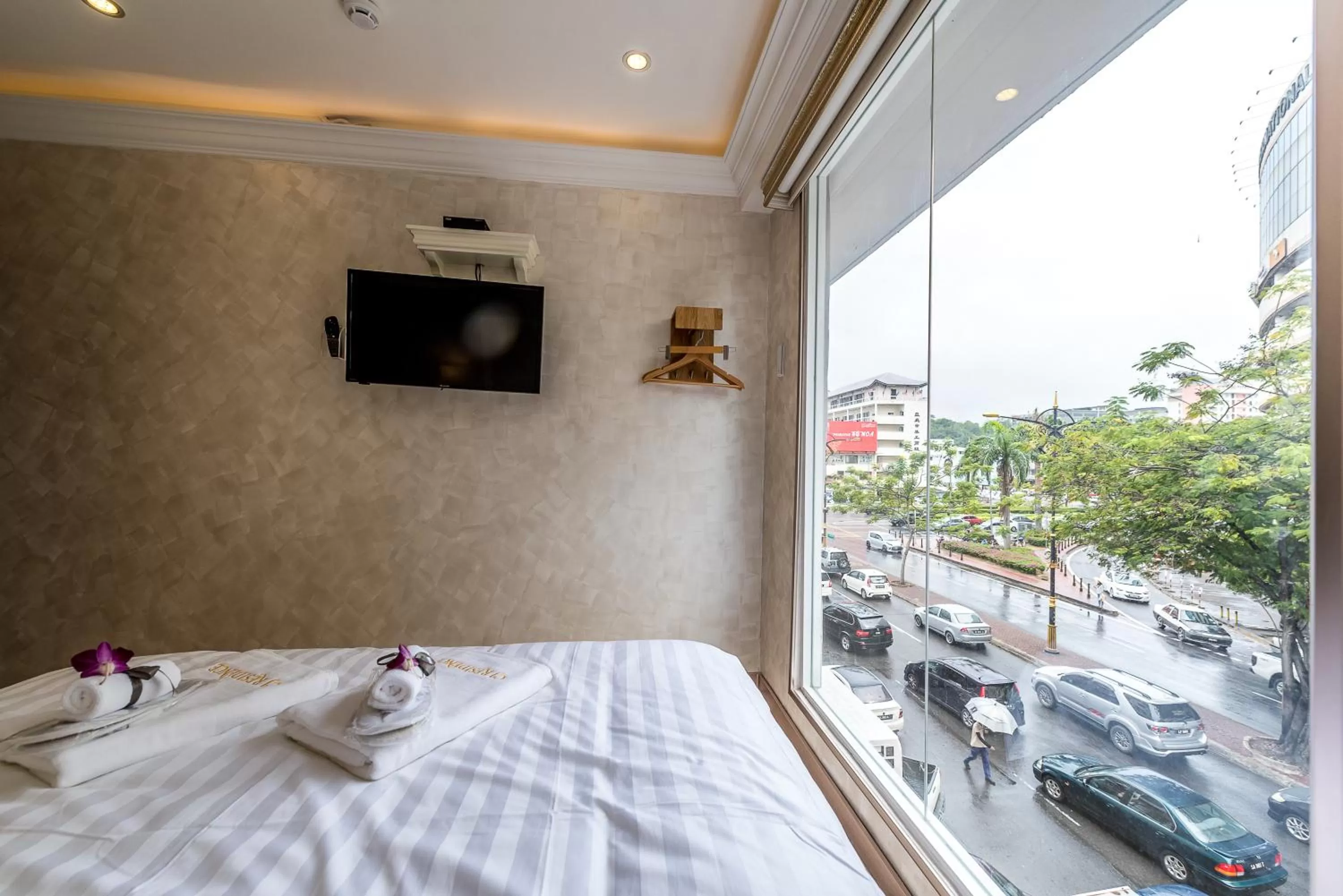 City view, Bed in CJ Residence - Opposite Public Bank Centre Point