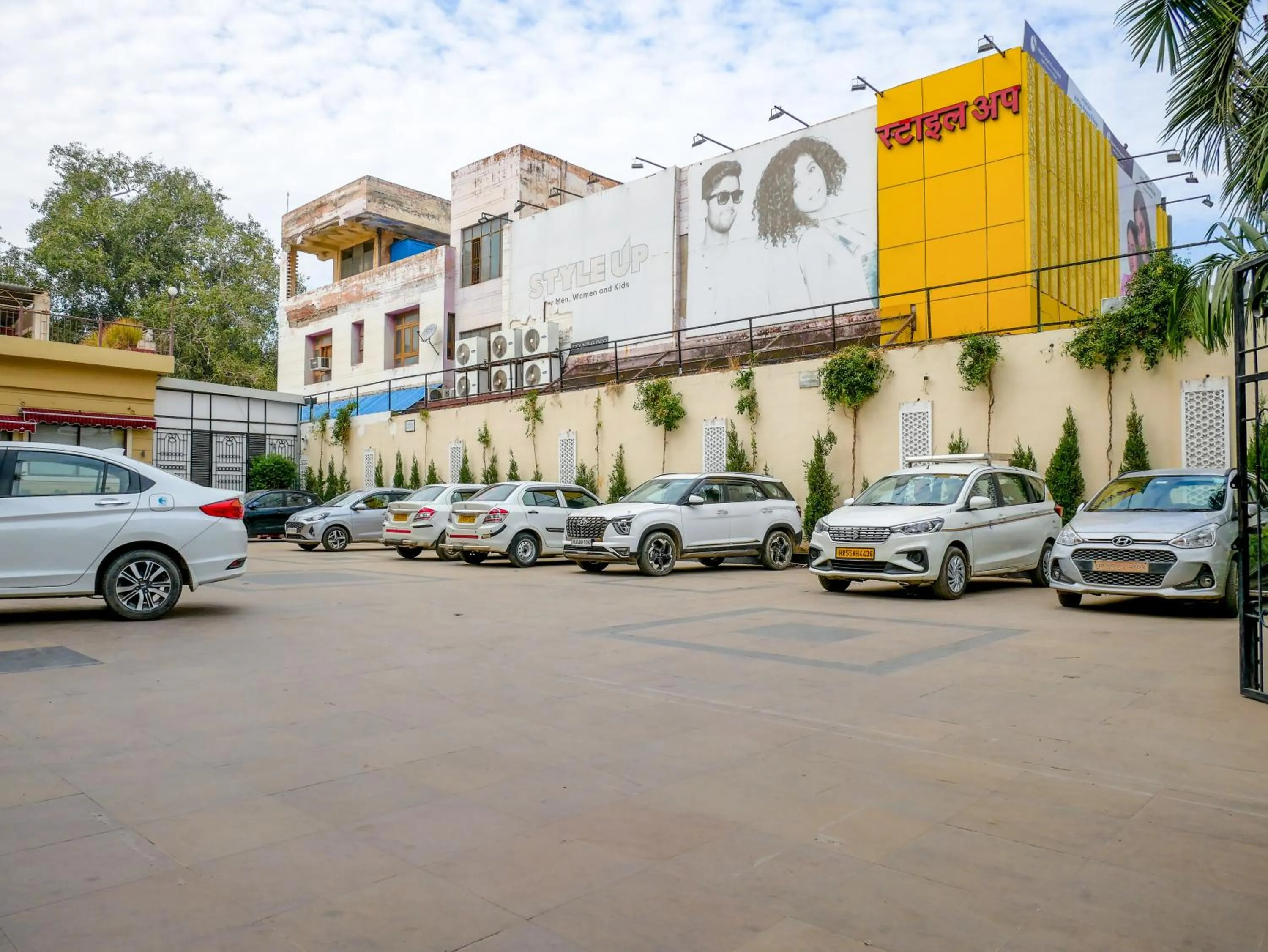 Parking in Diamond Hotel