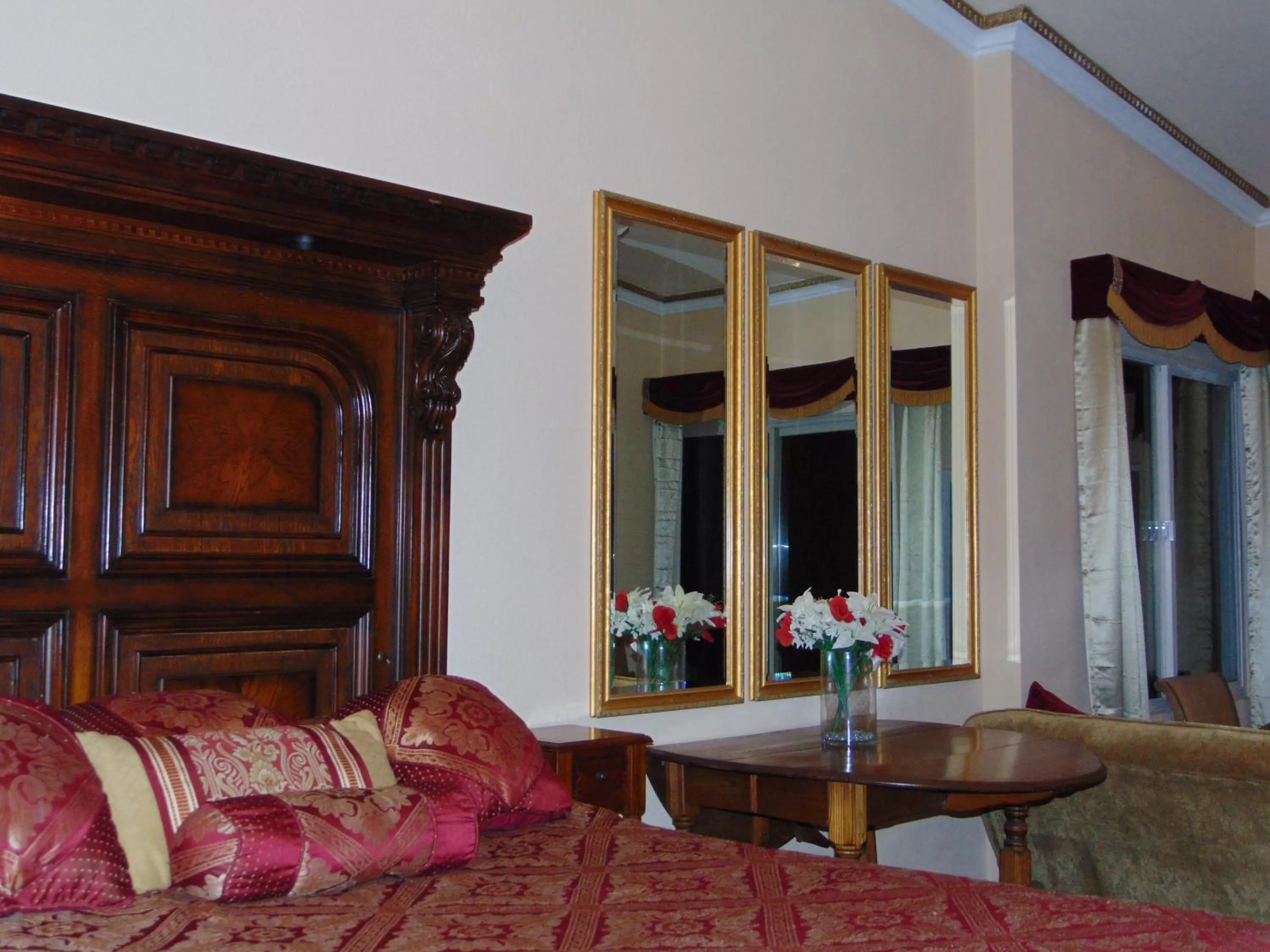 Photo of the whole room in Poco Cielo Hotel