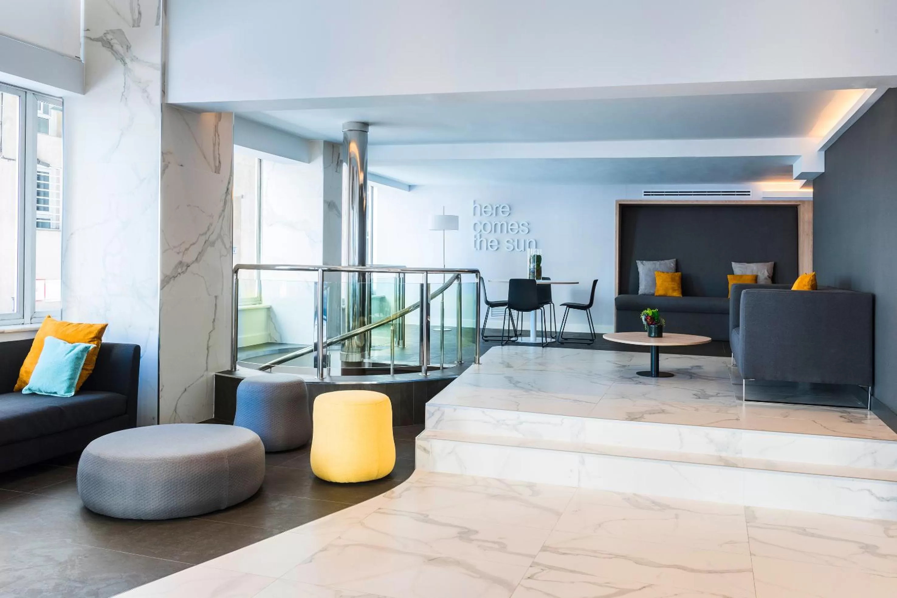 Lobby or reception in Hotel Alicante Gran Sol, affiliated by Meliá