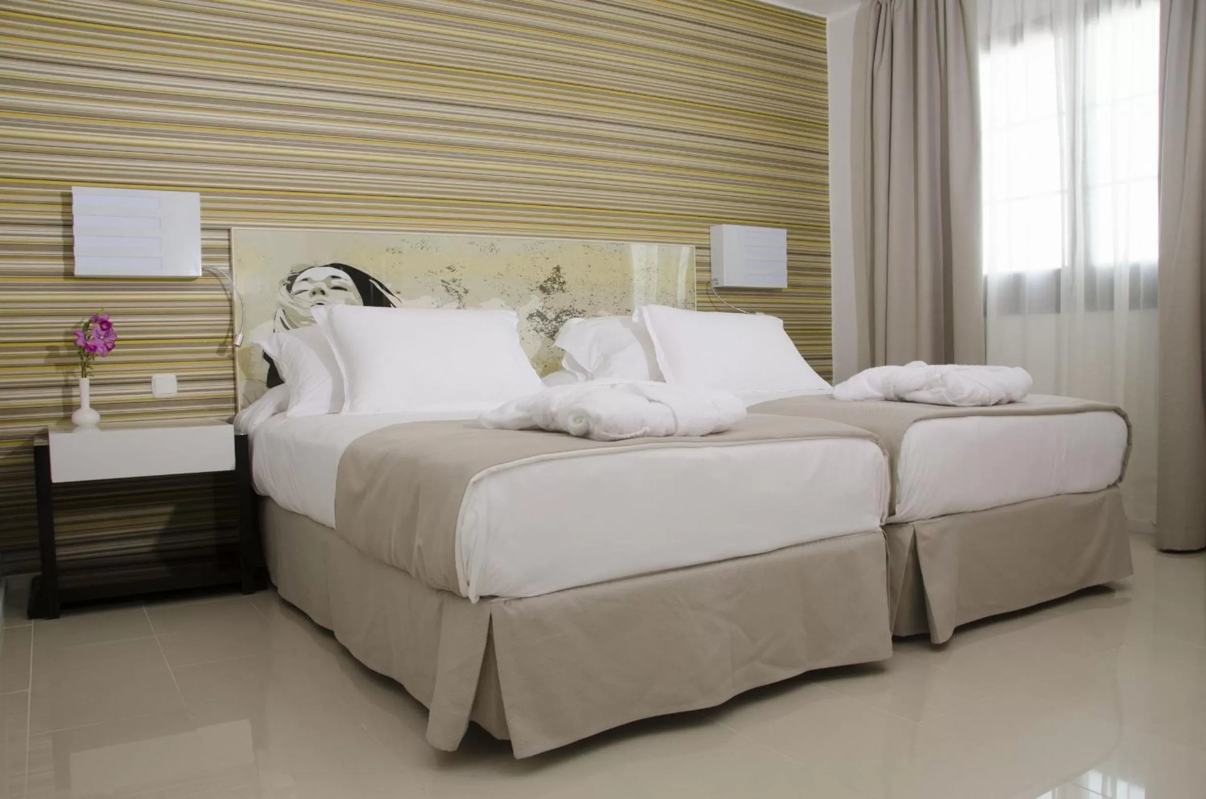 Bedroom, Bed in Boutique Hotel H10 White Suites - Adults Only