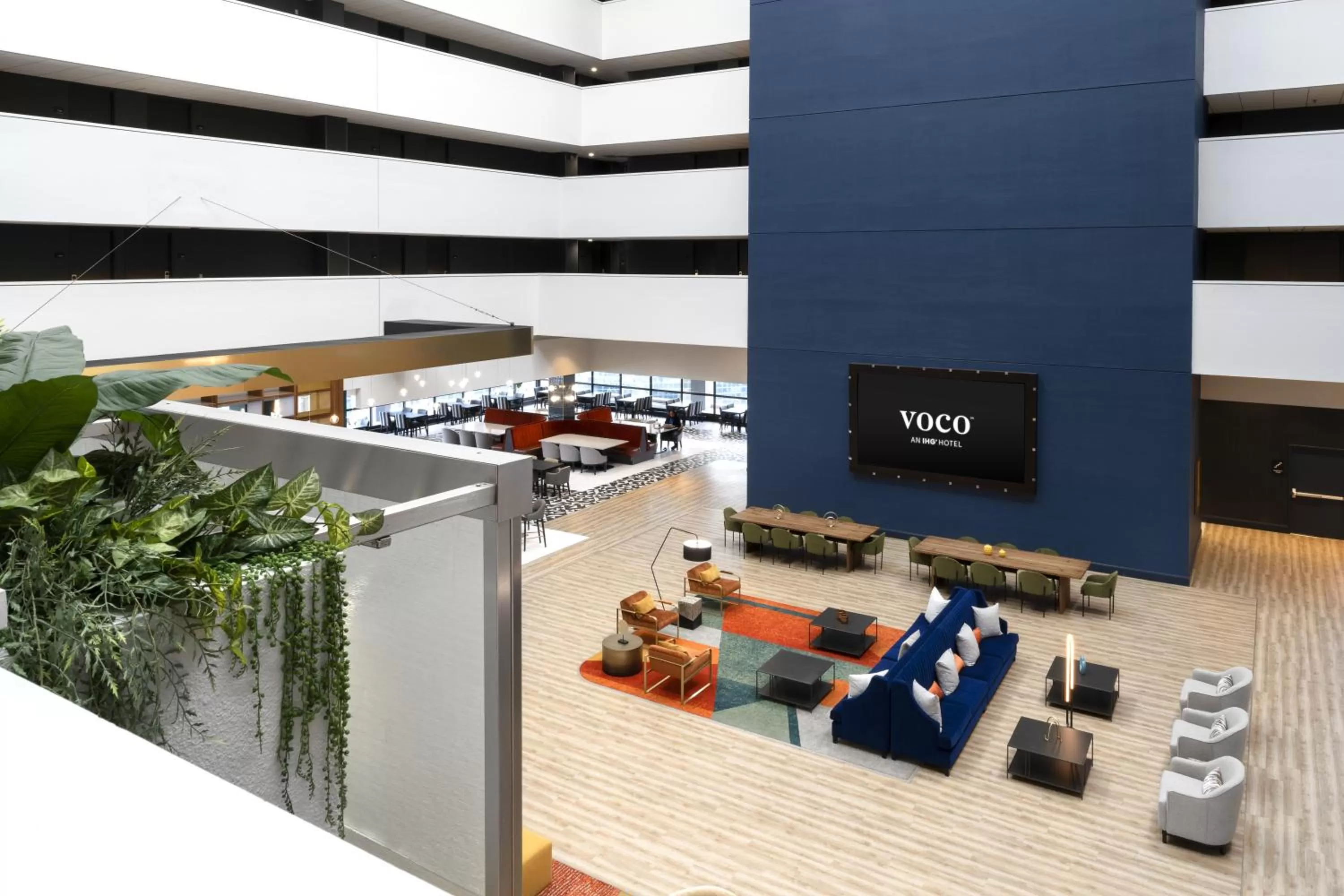 Lobby or reception in voco Chicago Downtown - Riverwalk by IHG