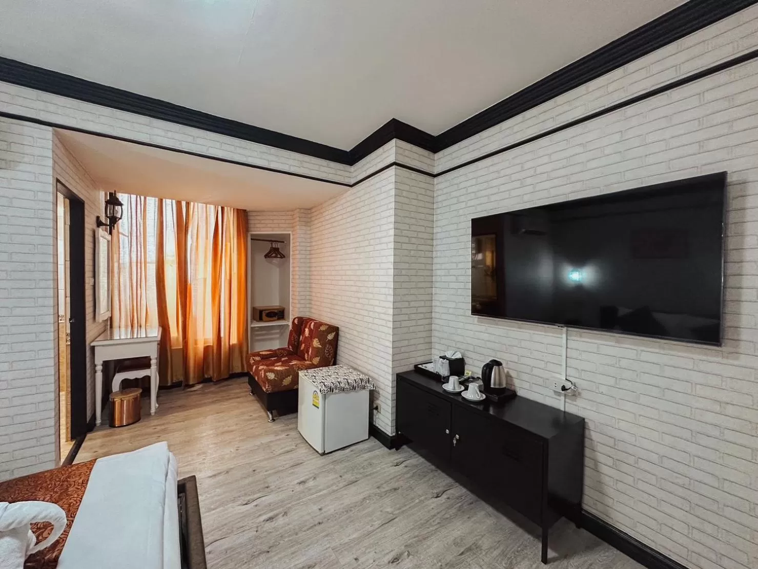 TV and multimedia in Hotel De Khuvieng