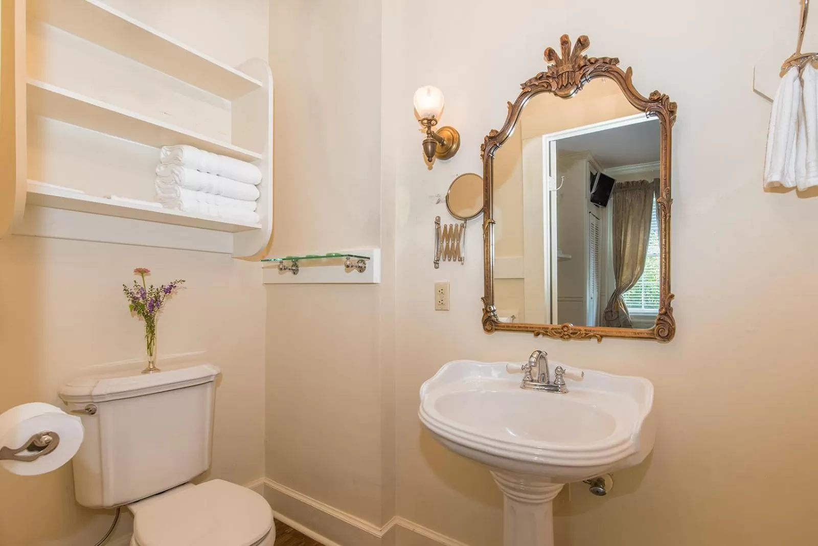 Bathroom in The Burn Bed and Breakfast