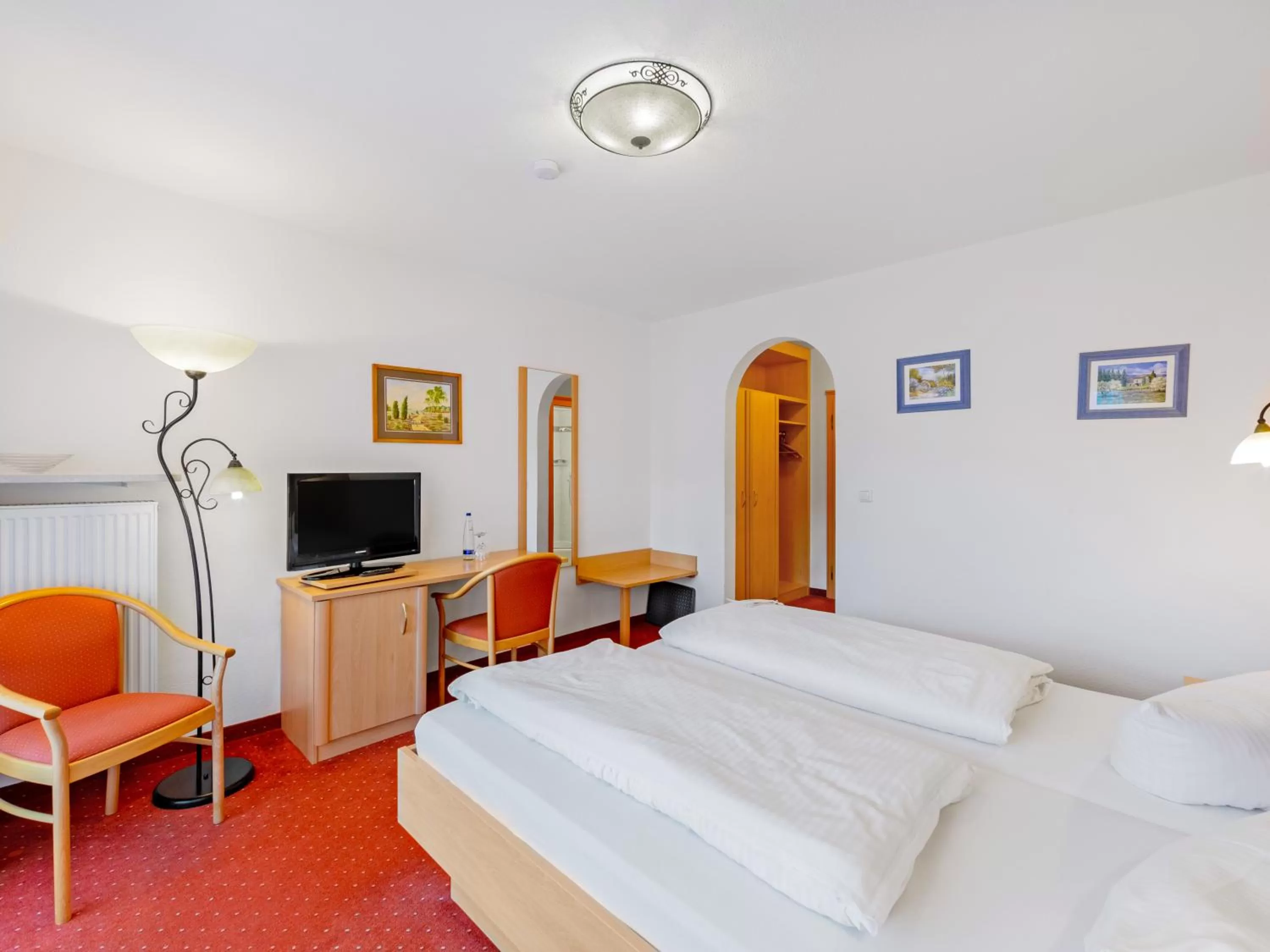 TV and multimedia, Bed in Landhotel Gabriele