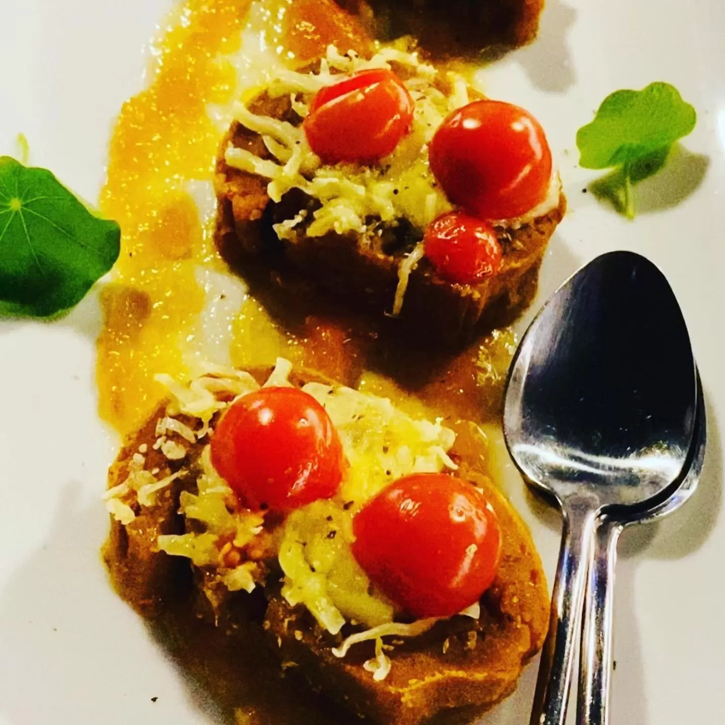 Food in 8 VILLAS Hotel & Bistrô