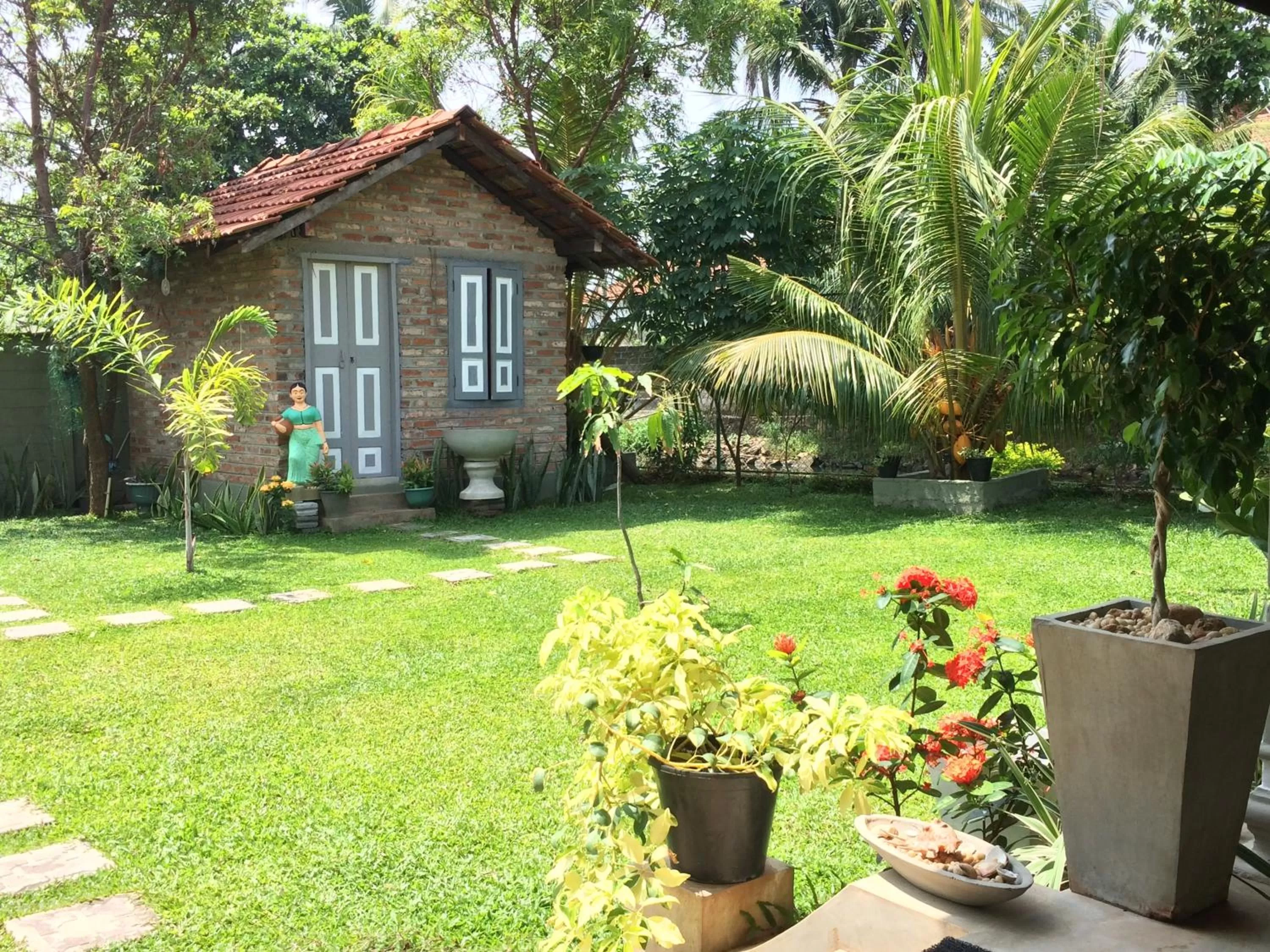 Massage, Garden in Green Wood Villa Negombo