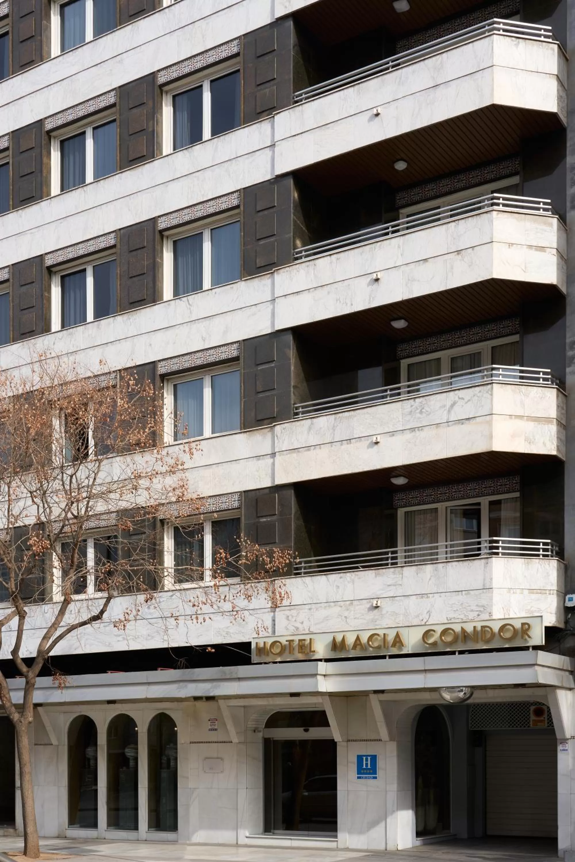 Facade/entrance in Hotel Macià Cóndor