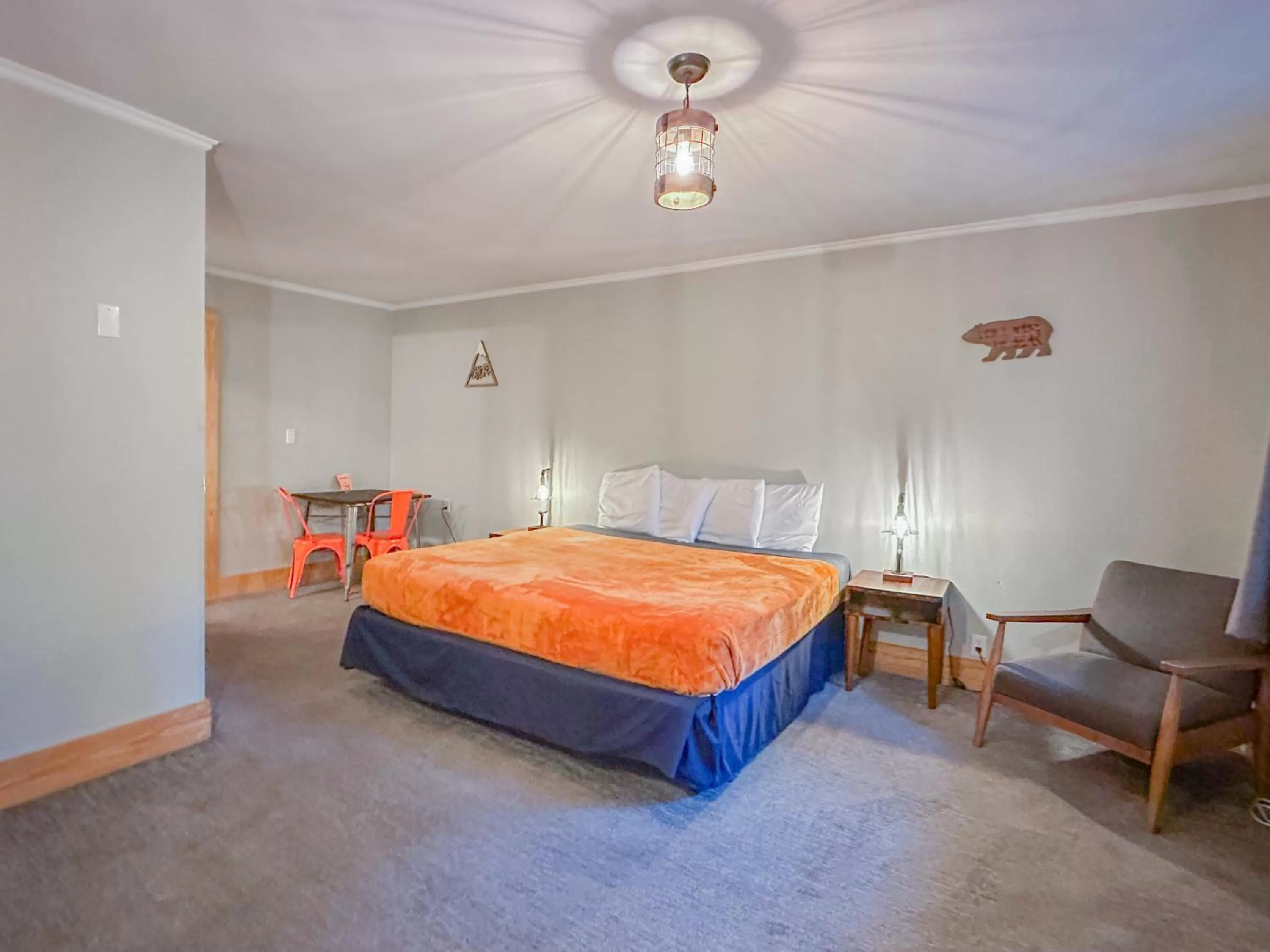 Bed in The Wanderoo Lodge