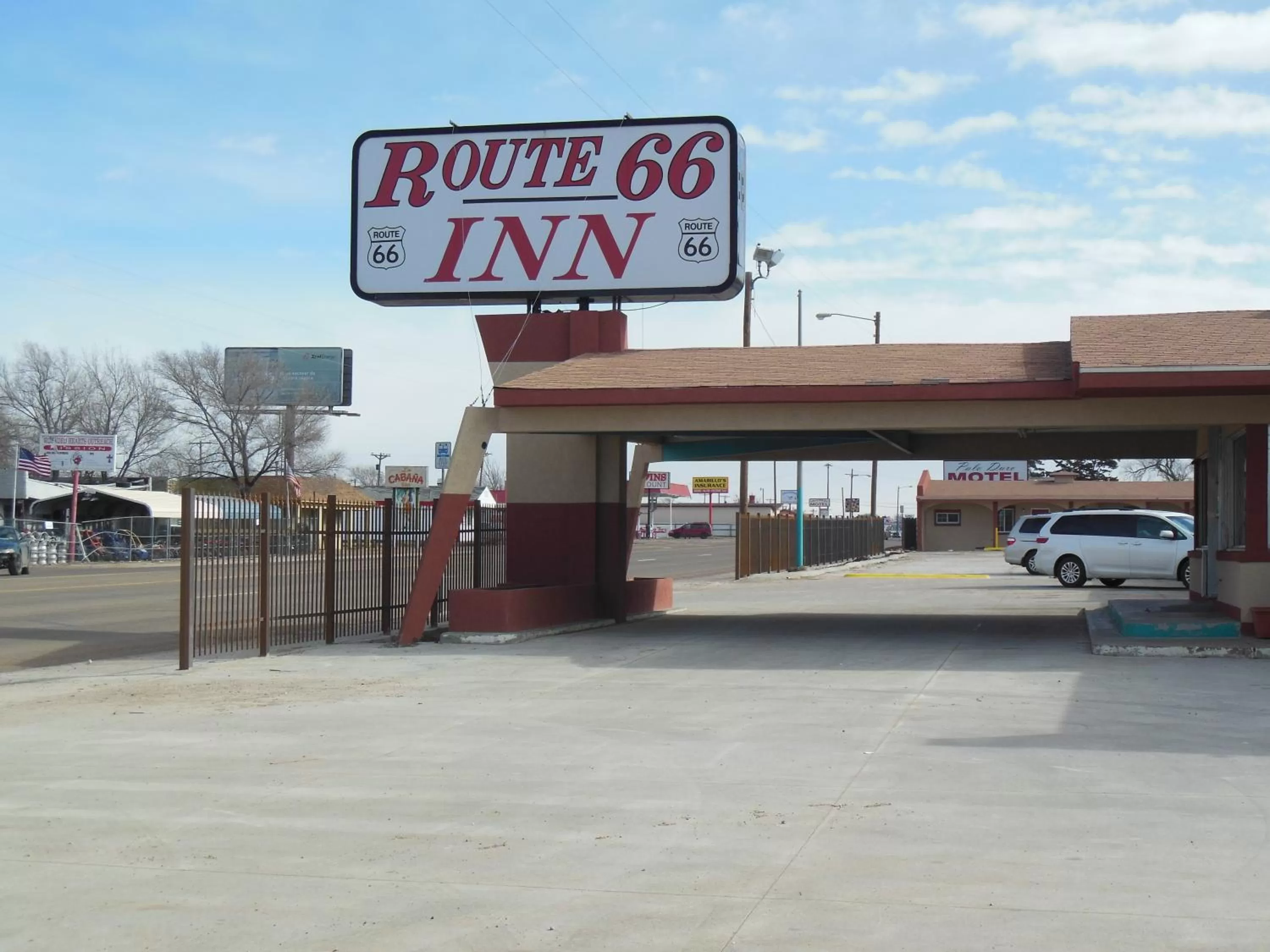 Facade/entrance in Route 66 Inn