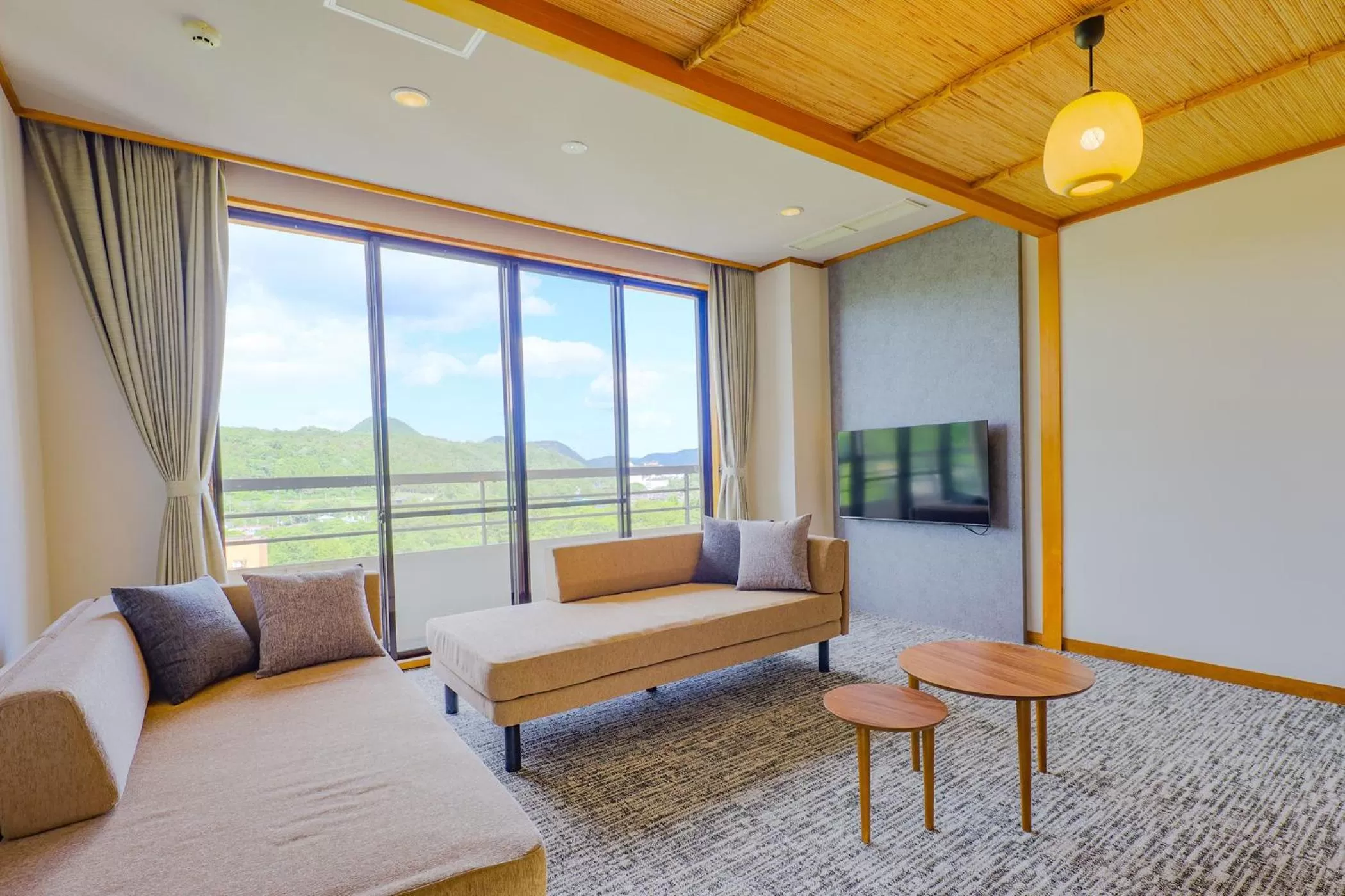 Photo of the whole room in TAOYA Akiu