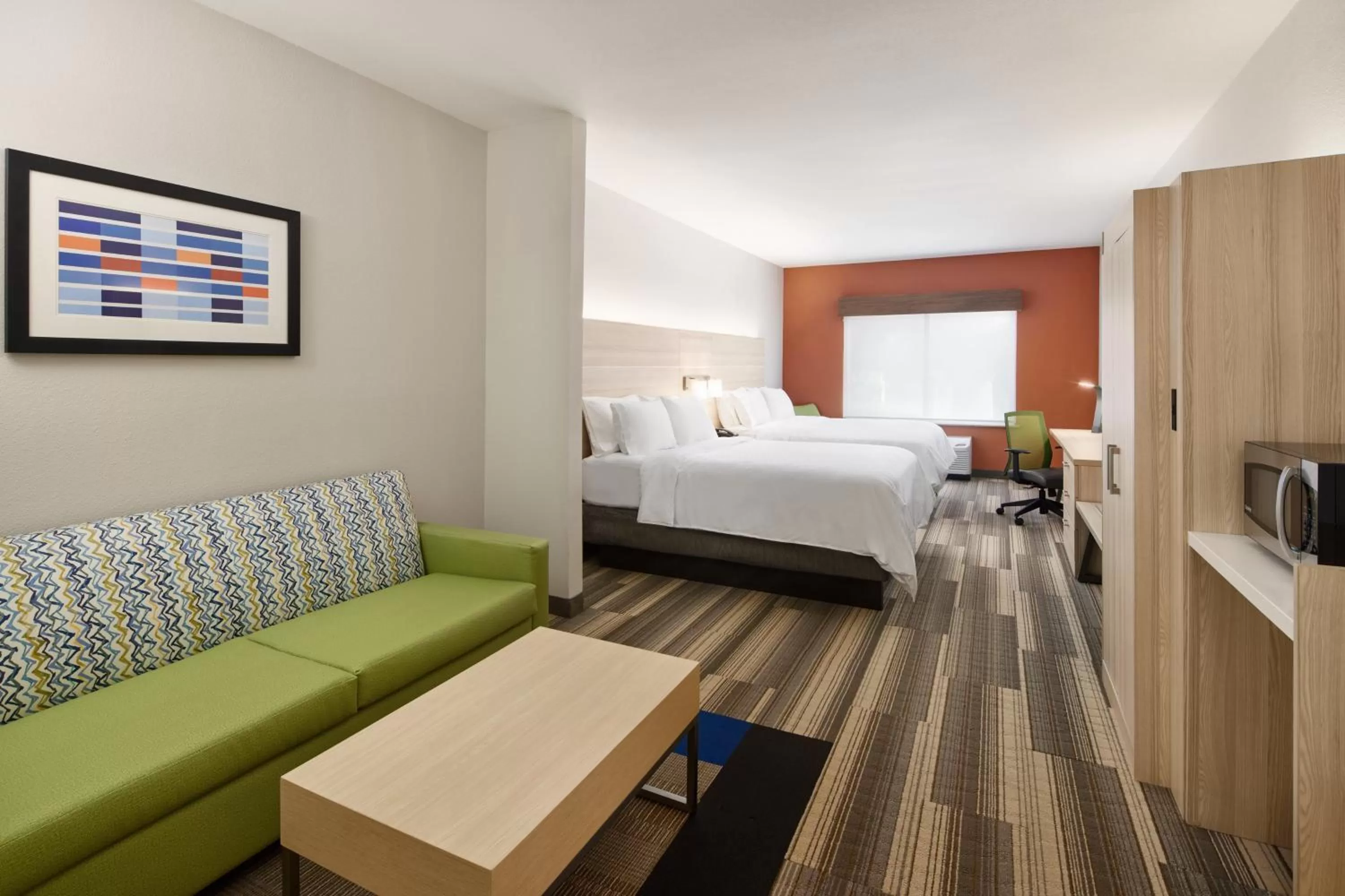 Photo of the whole room, Bed in Holiday Inn Express Hotel & Suites Salem by IHG
