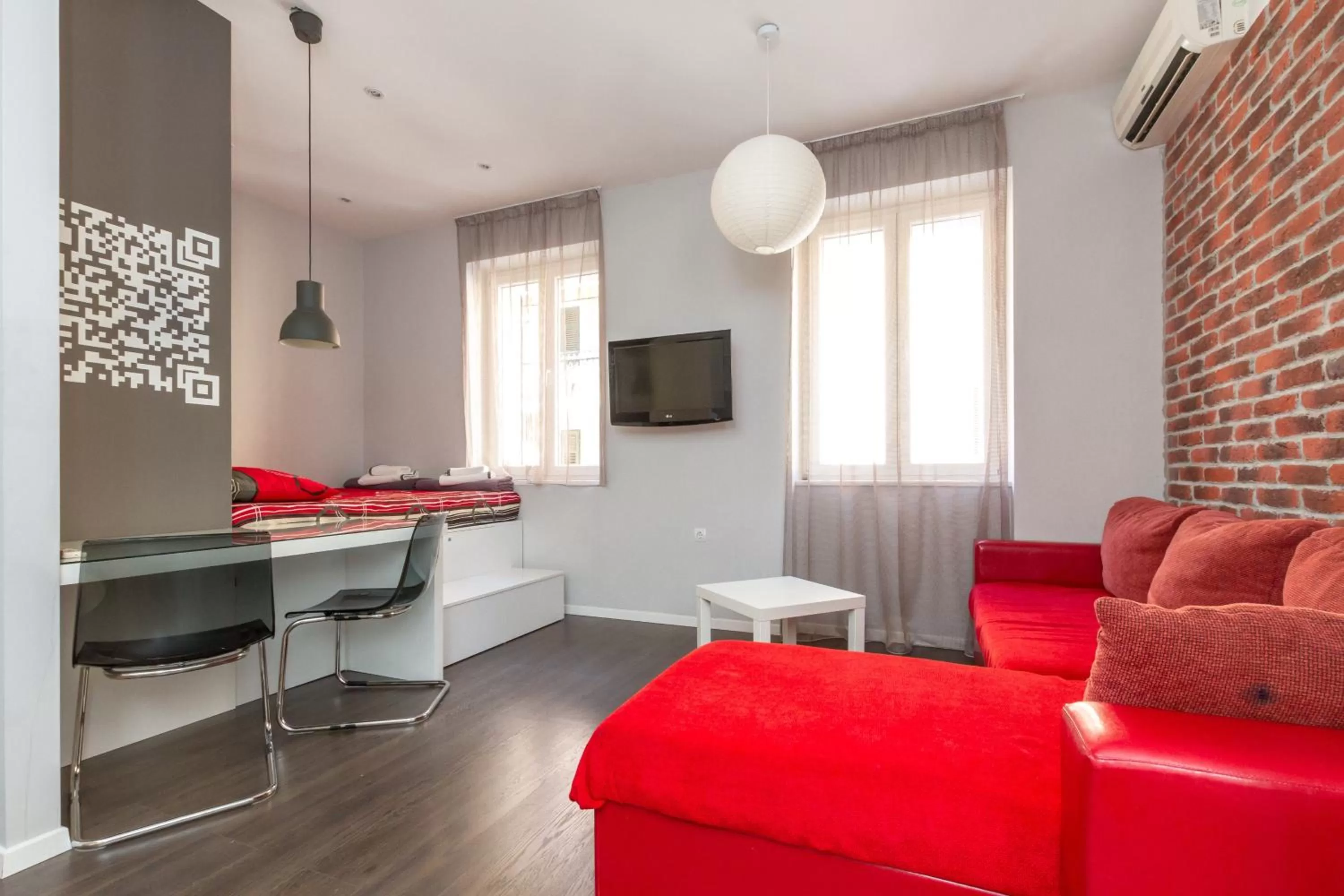 Day in Apartments Aspalathos