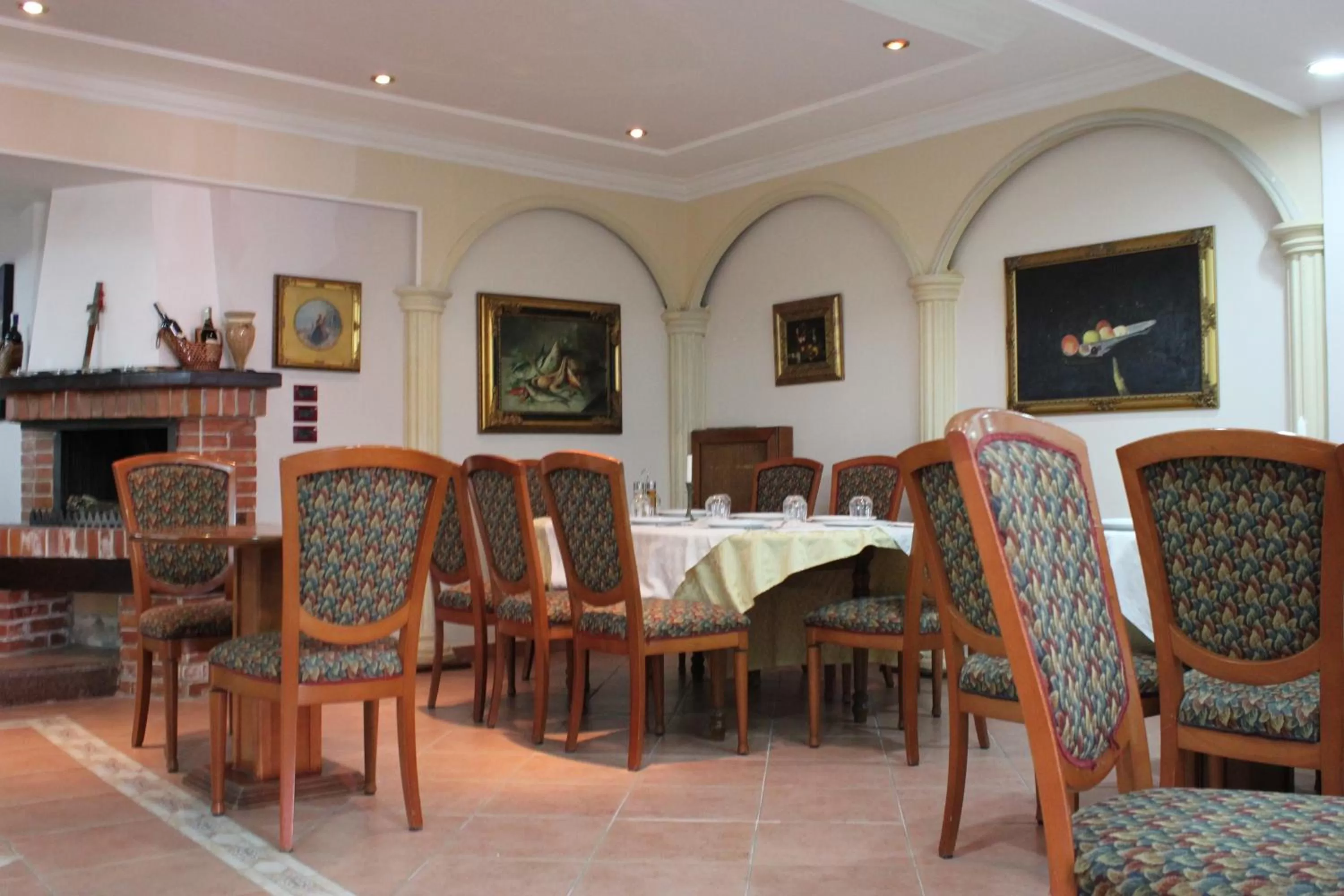 Restaurant/places to eat in Hotel Lido