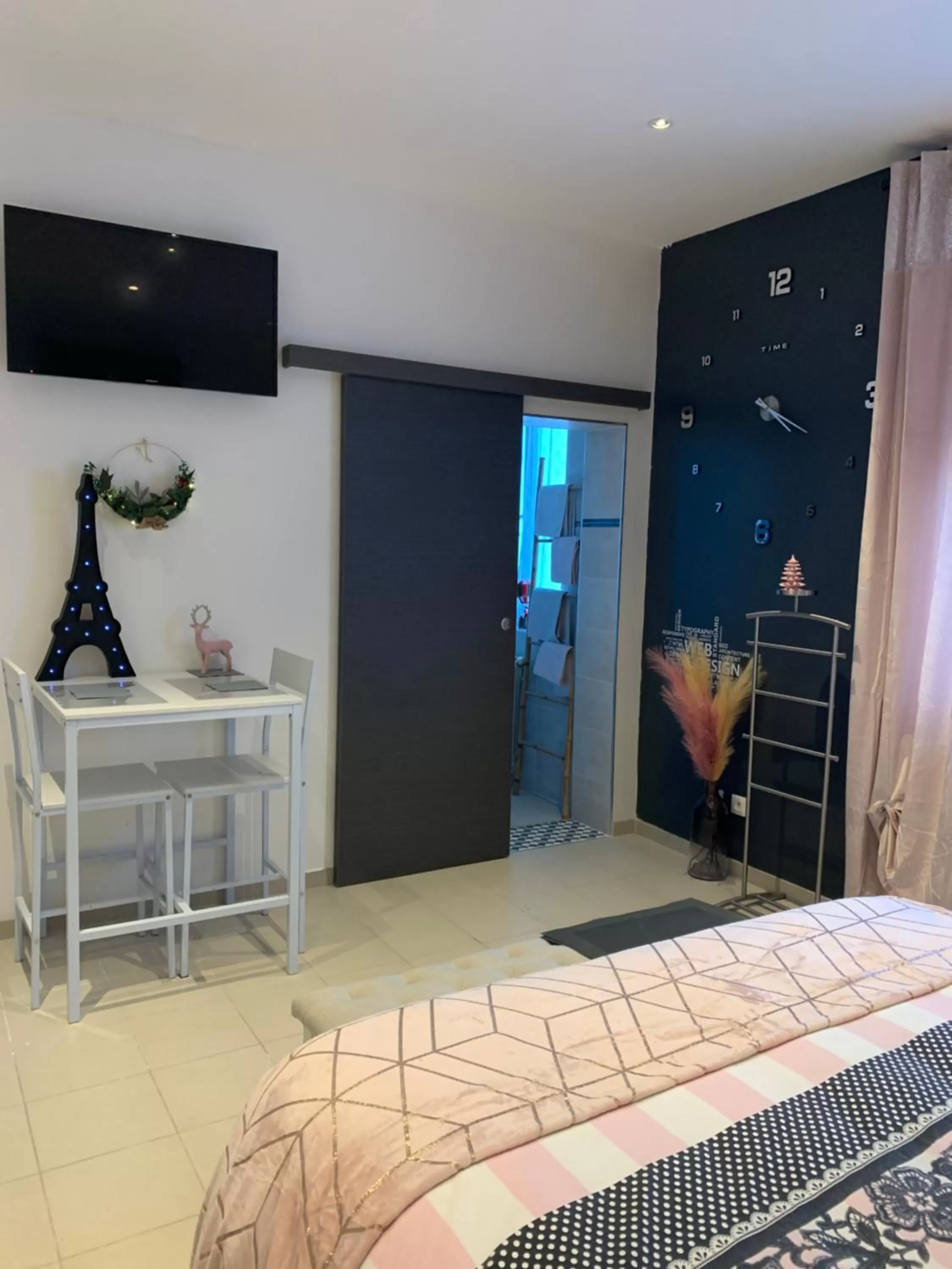 TV and multimedia, Bed in La Kloé