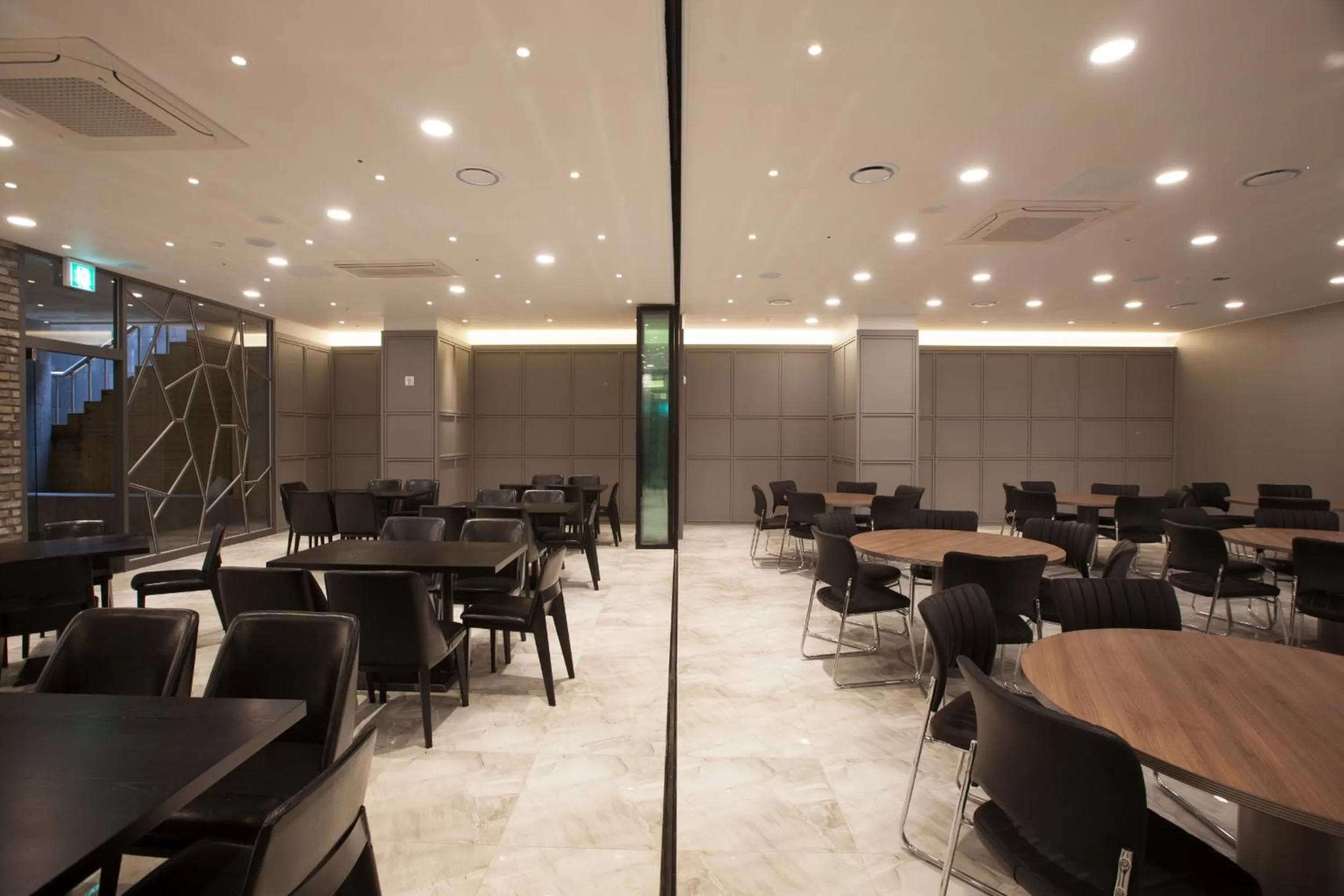 Seating area in GnB Hotel