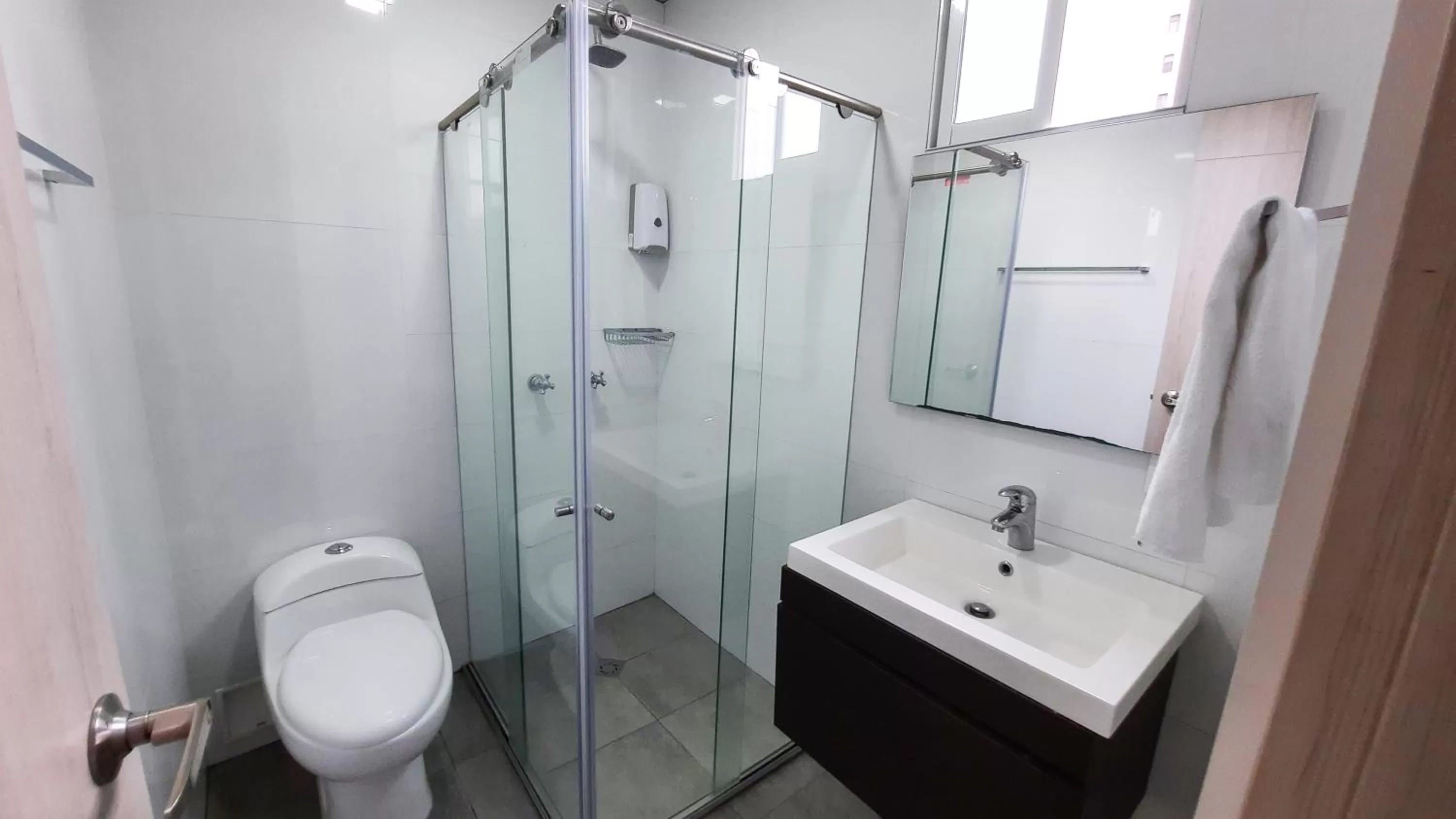 Shower in Bayit Tov Circunvalar Hotel