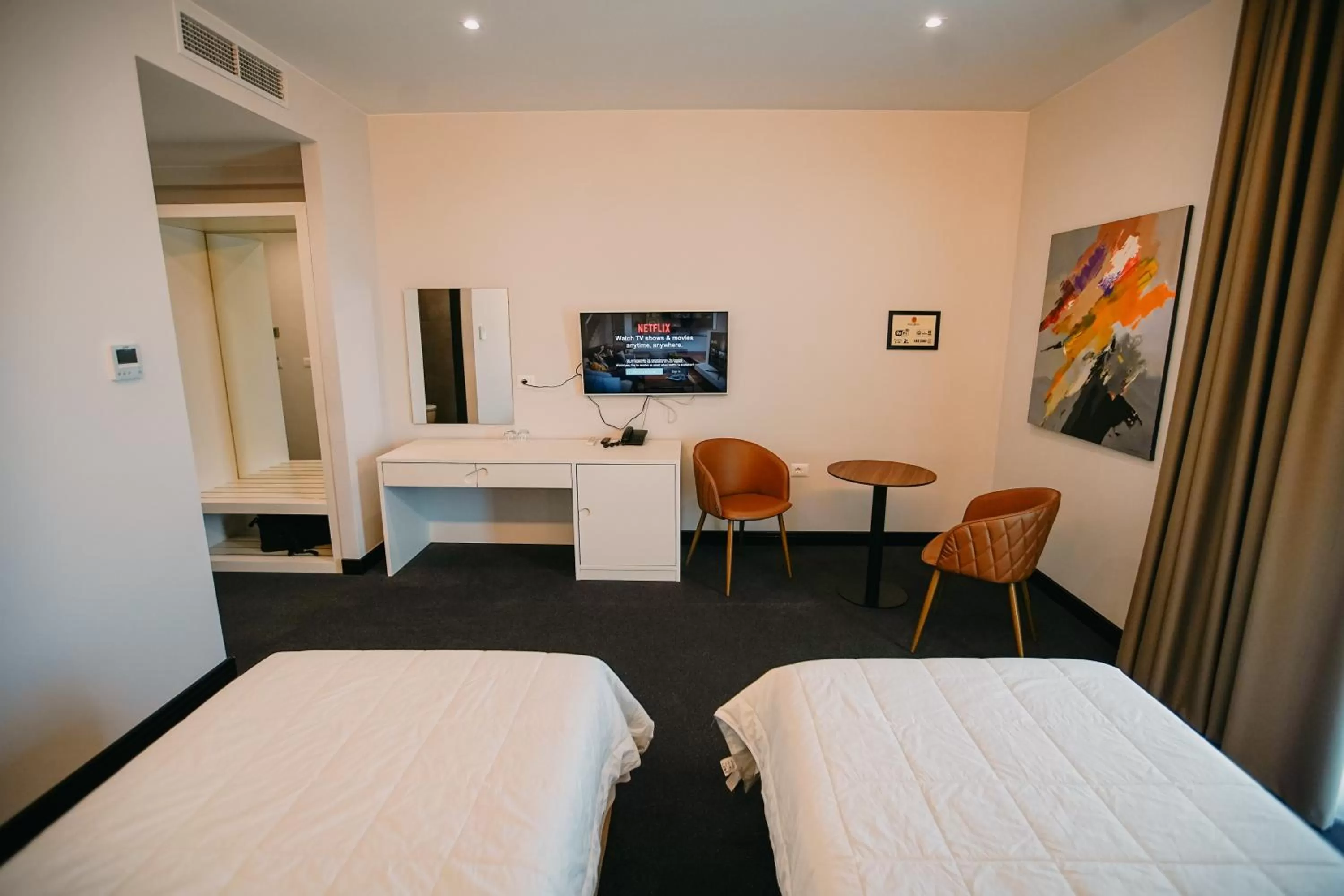 hair dresser, Bed in Hotel Delta Premium