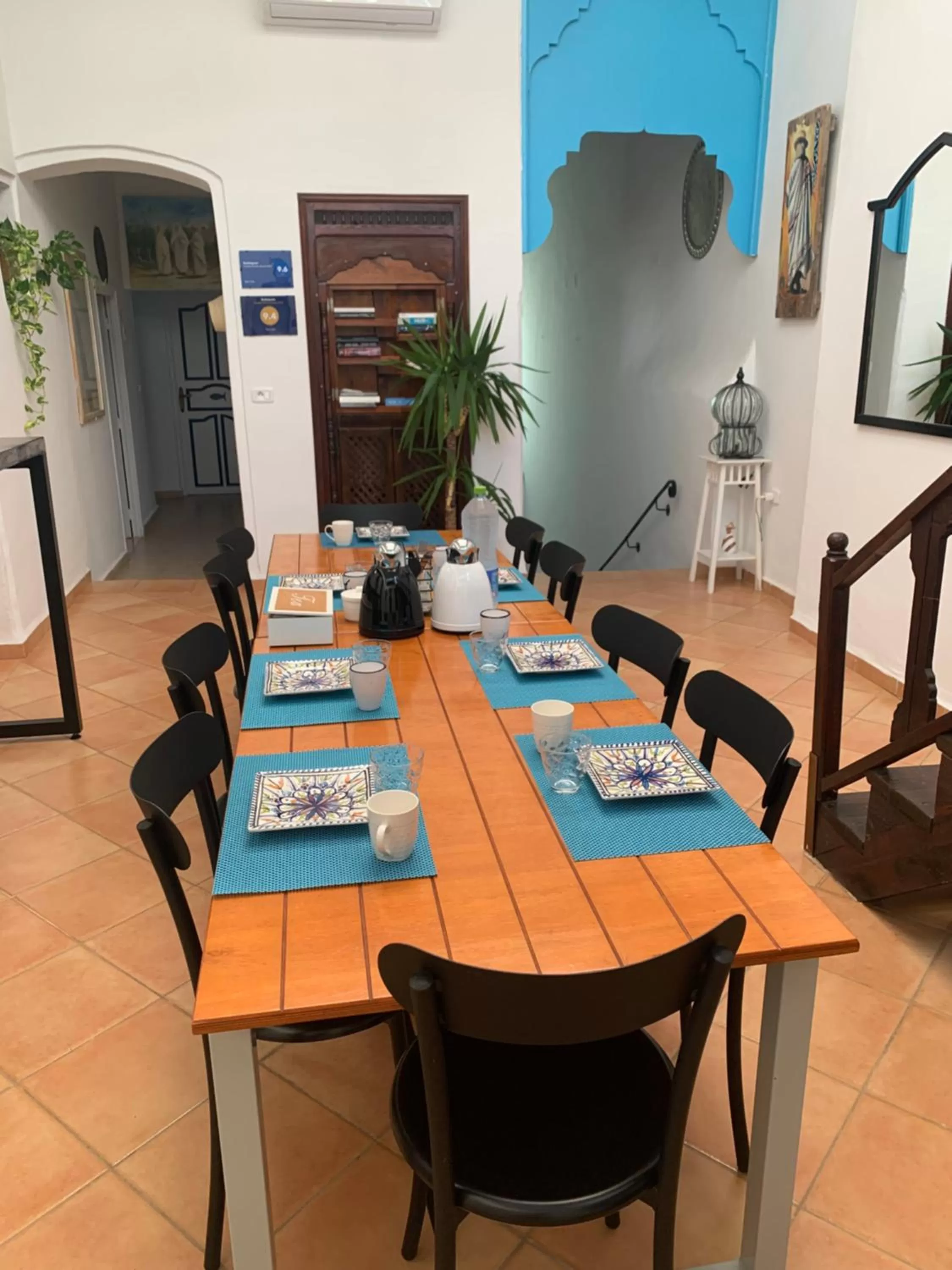 Communal kitchen in Dar Lola