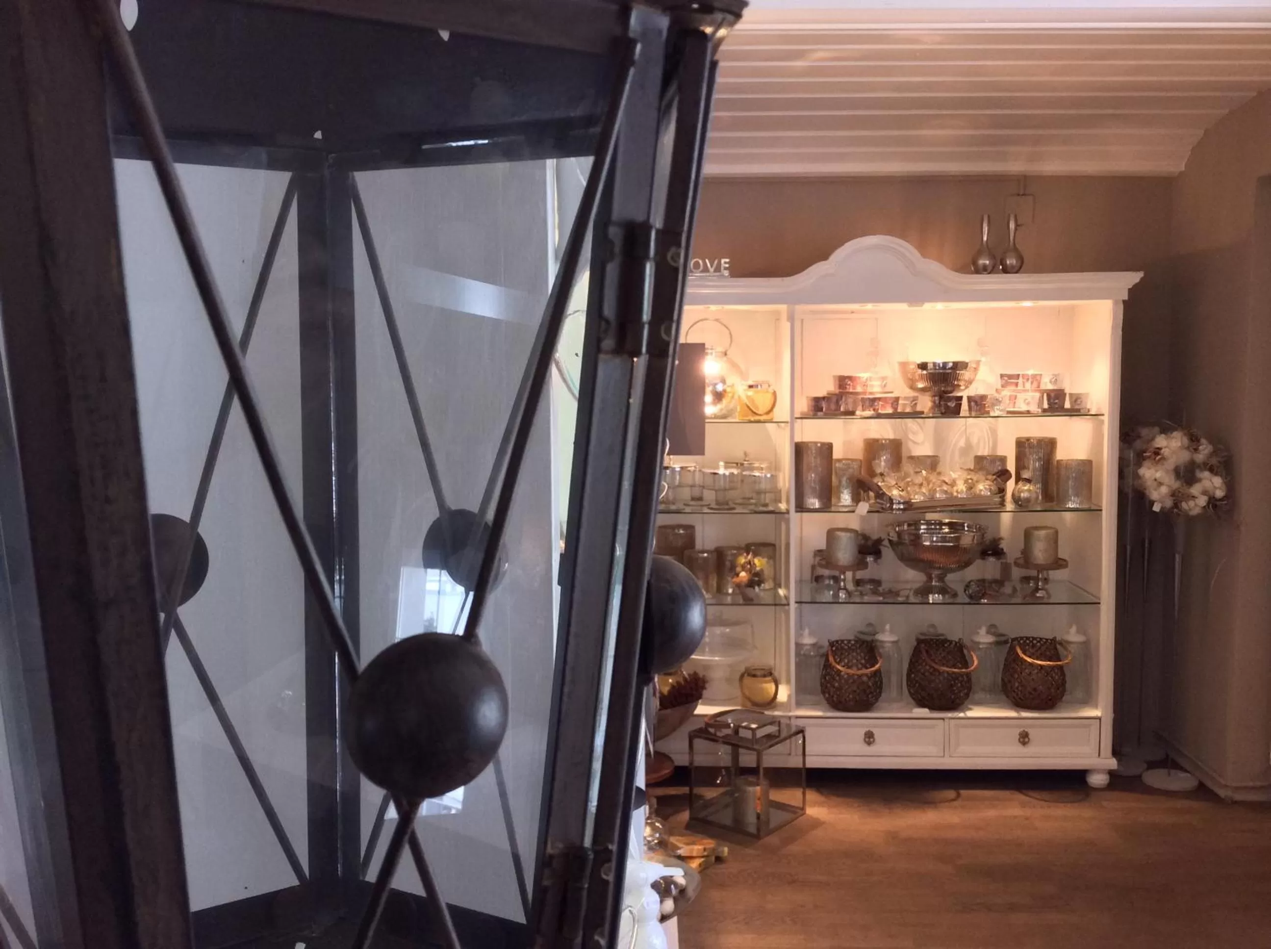 Property building in Landcafe mit Mini Hotel