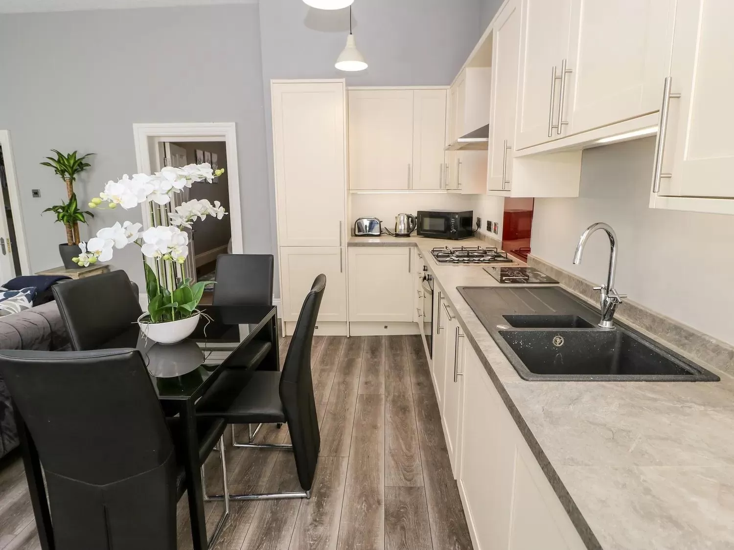 Kitchen/Kitchenette in St John's North Hotel Apartments