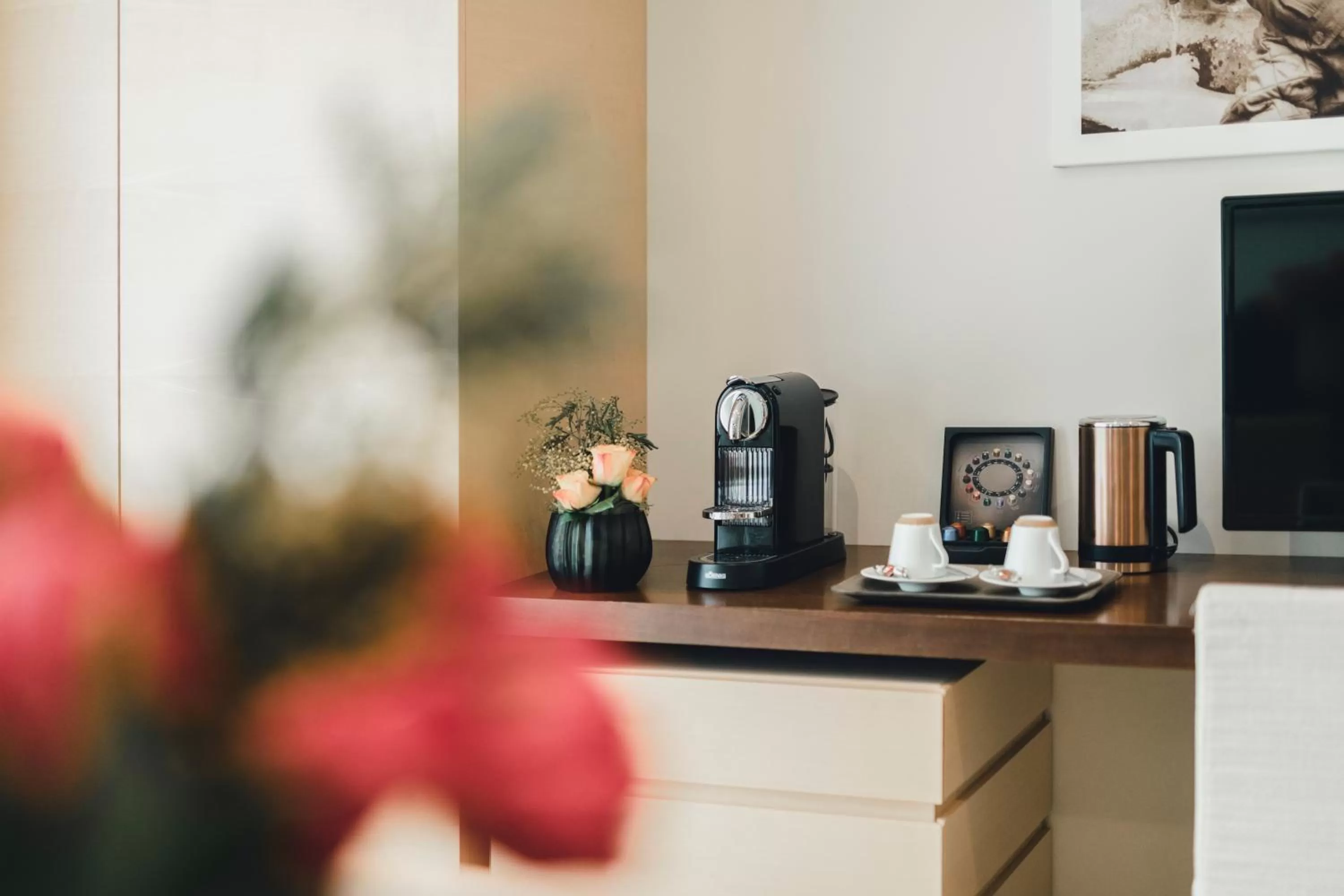 Coffee/tea facilities in Residence Hotel