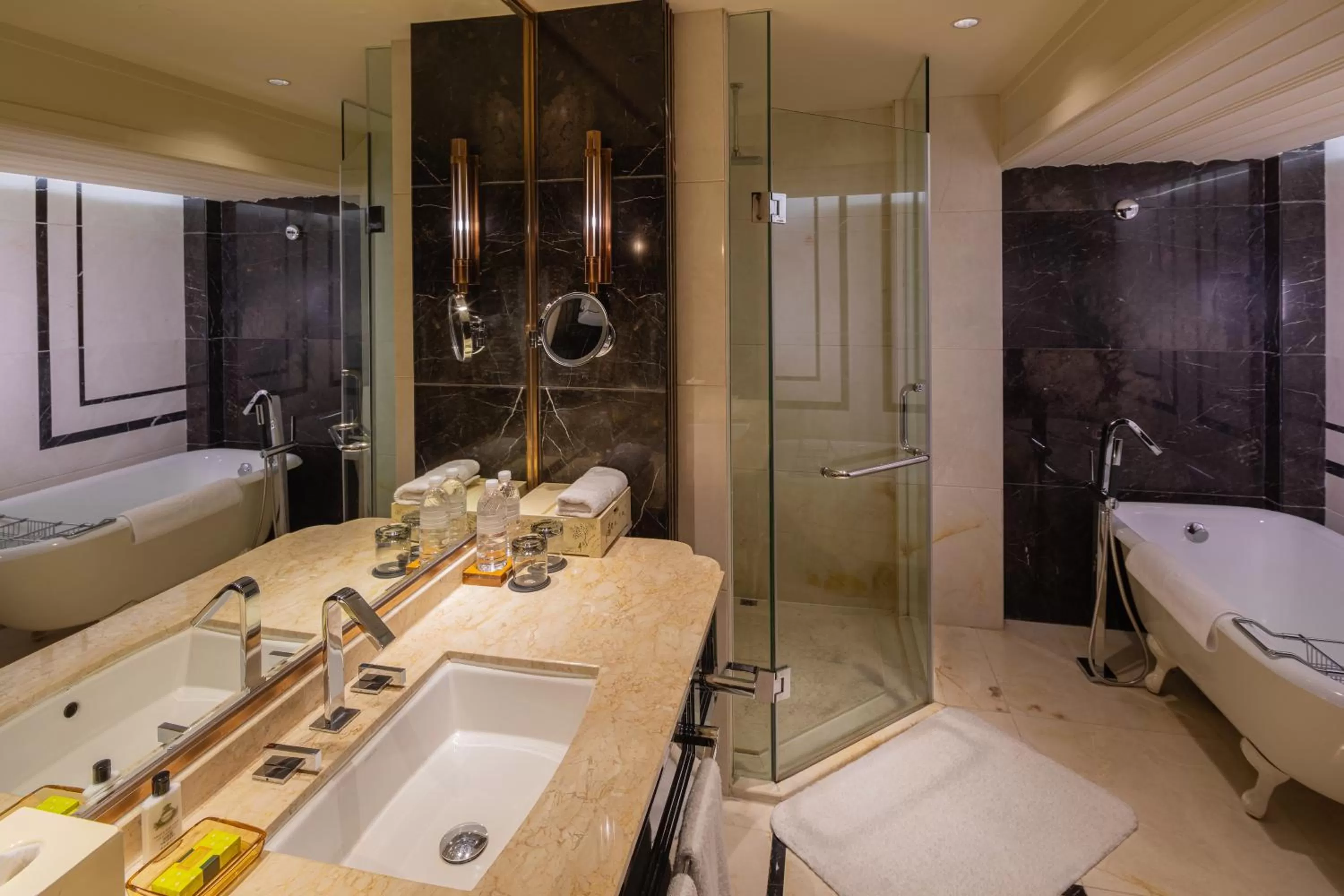 Toilet in InterContinental Shanghai Ruijin by IHG - Downtown Historic Iconic Garden Hotel