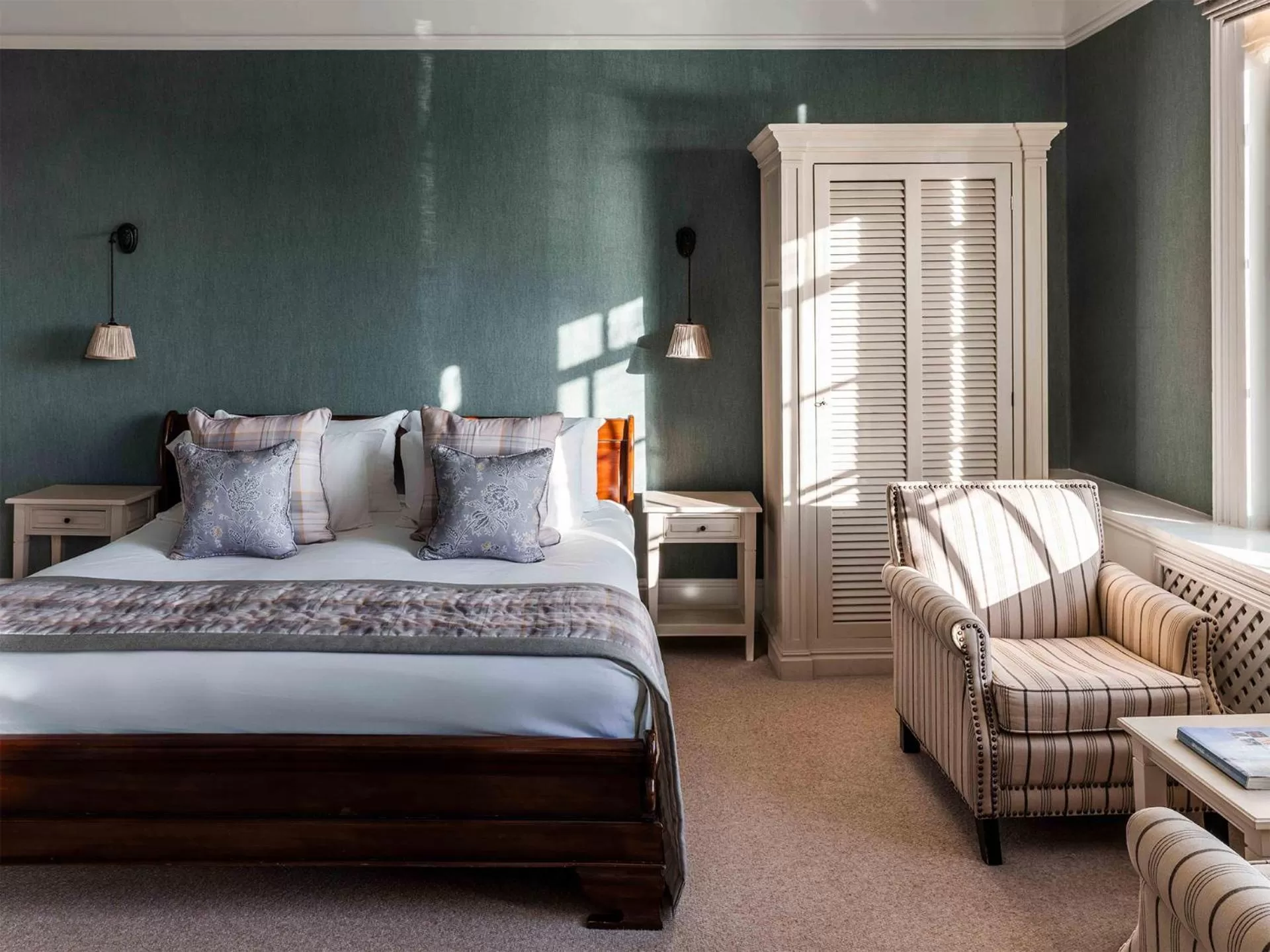 Bedroom, Bed in The White Lion Hotel