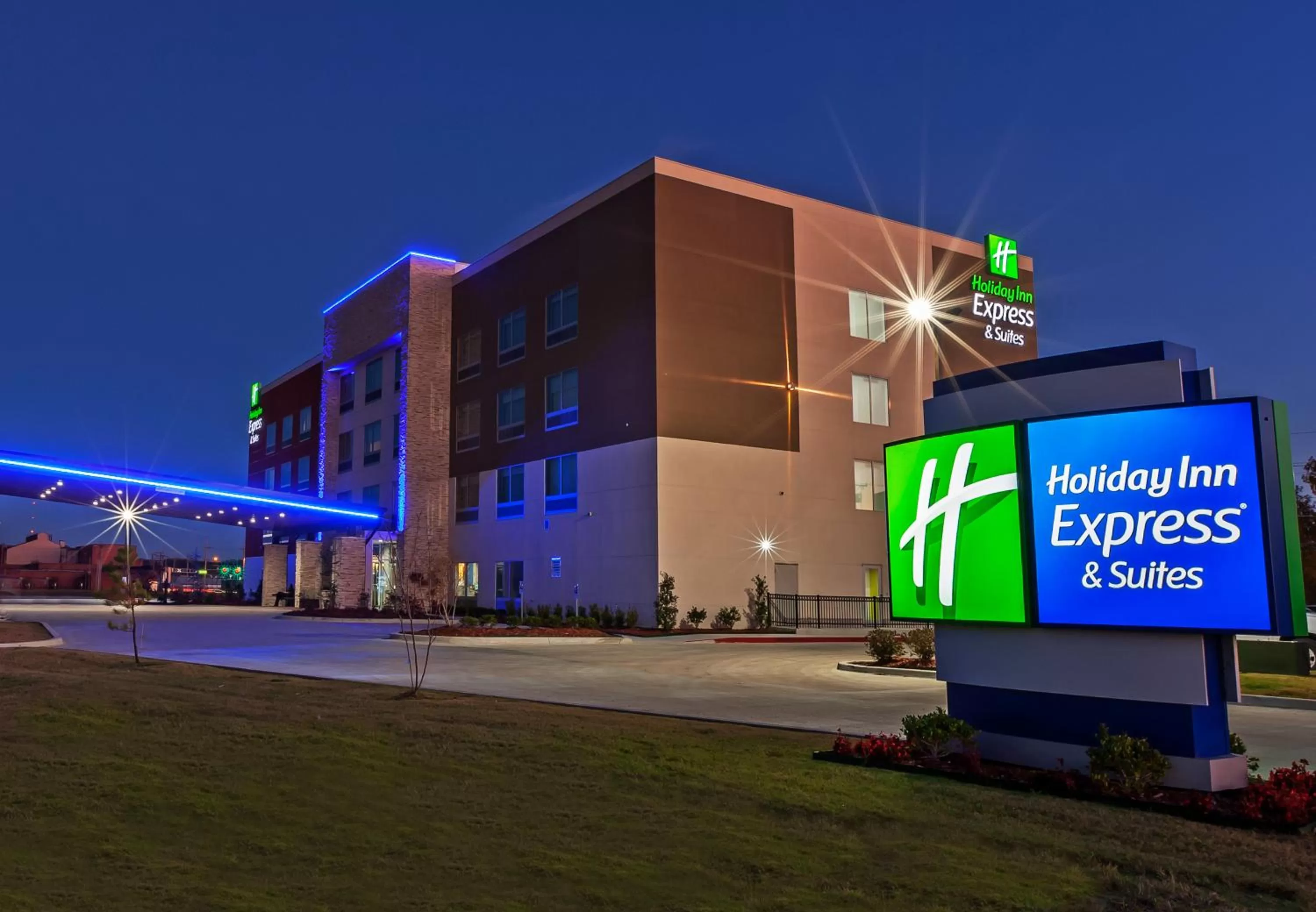 Property building in Holiday Inn Express & Suites Tulsa West - Sand Springs by IHG