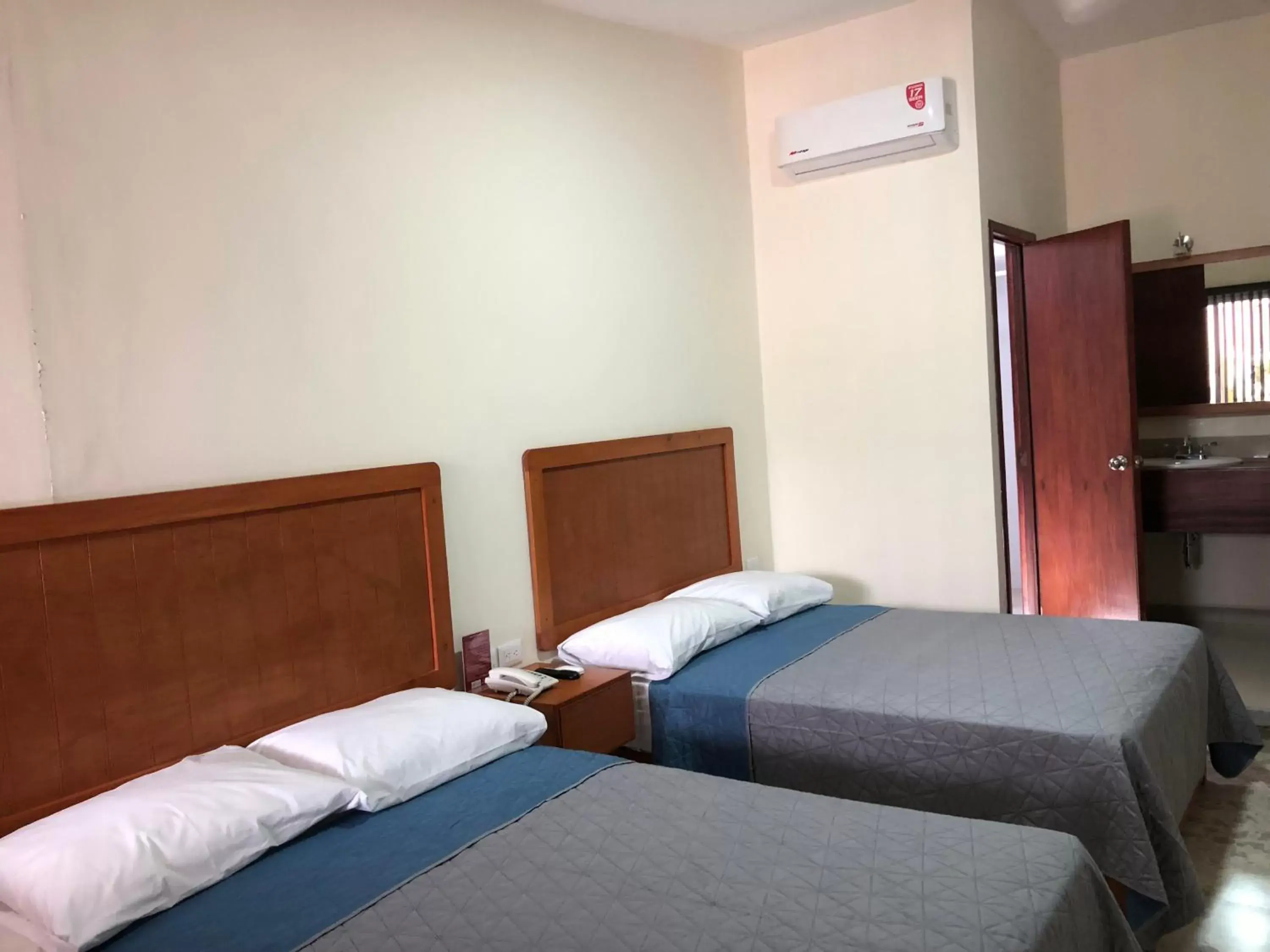 Deluxe Double Room with Two Double Beds in Hotel Pastora Deluxe Double Room with Two Double Beds in Hotel Pastora