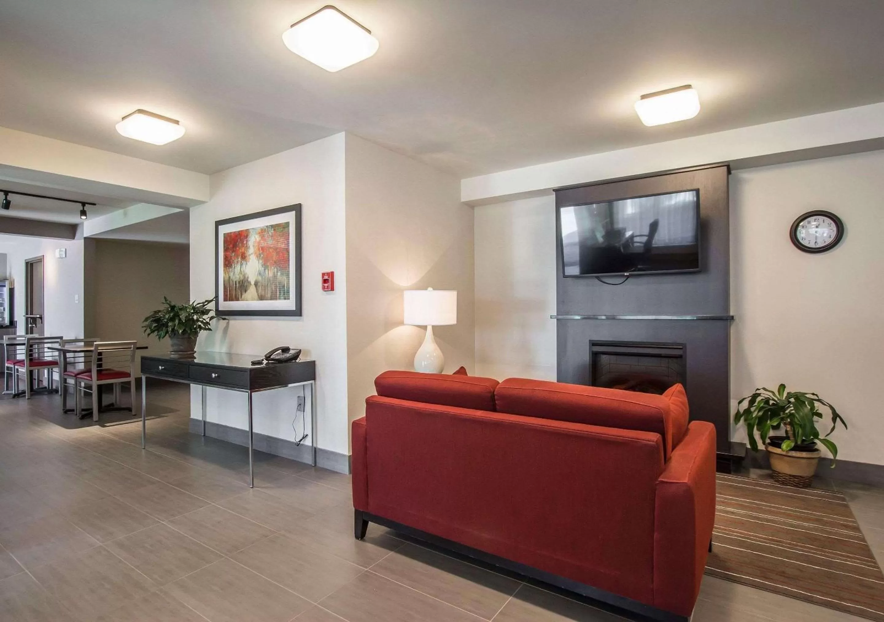 Lobby or reception in Comfort Inn Sherbrooke