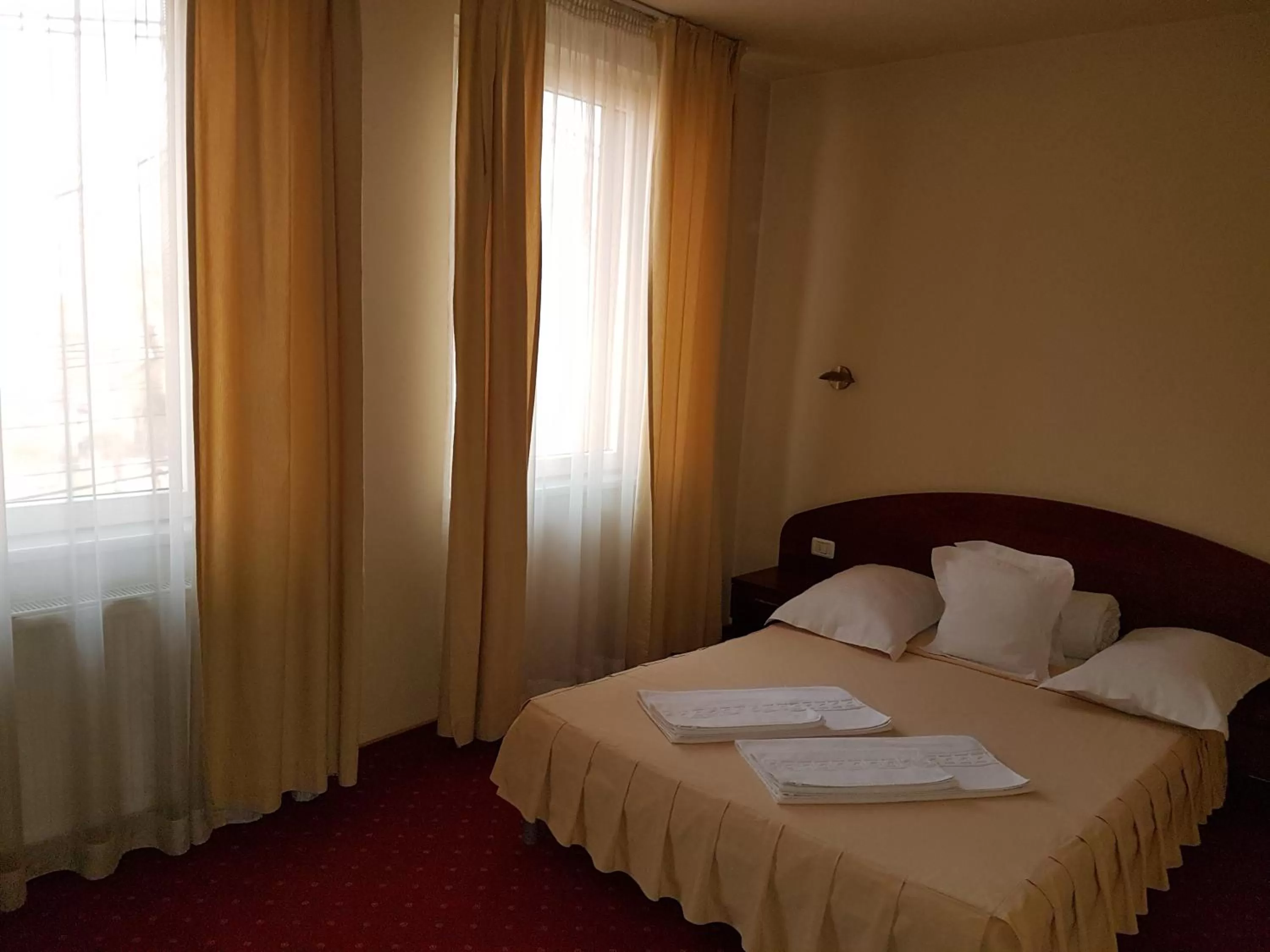 Photo of the whole room, Bed in Hotel Iris
