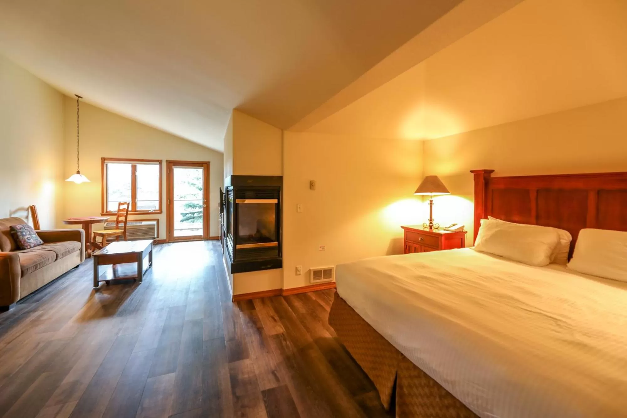 Bedroom, Bed in Meadow Lake Resort & Condos