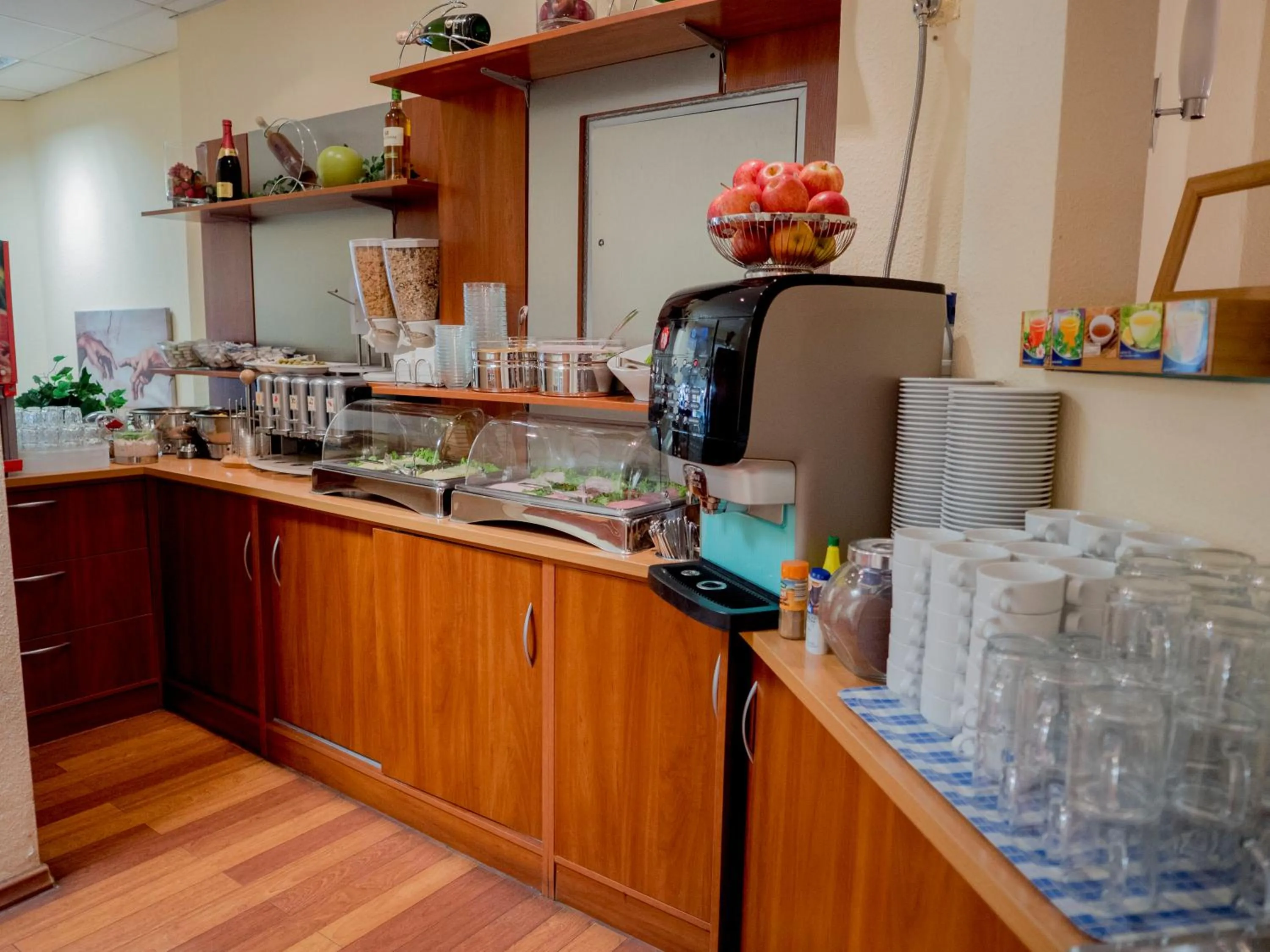 Food and drinks in Hotel Residence am Hauptbahnhof