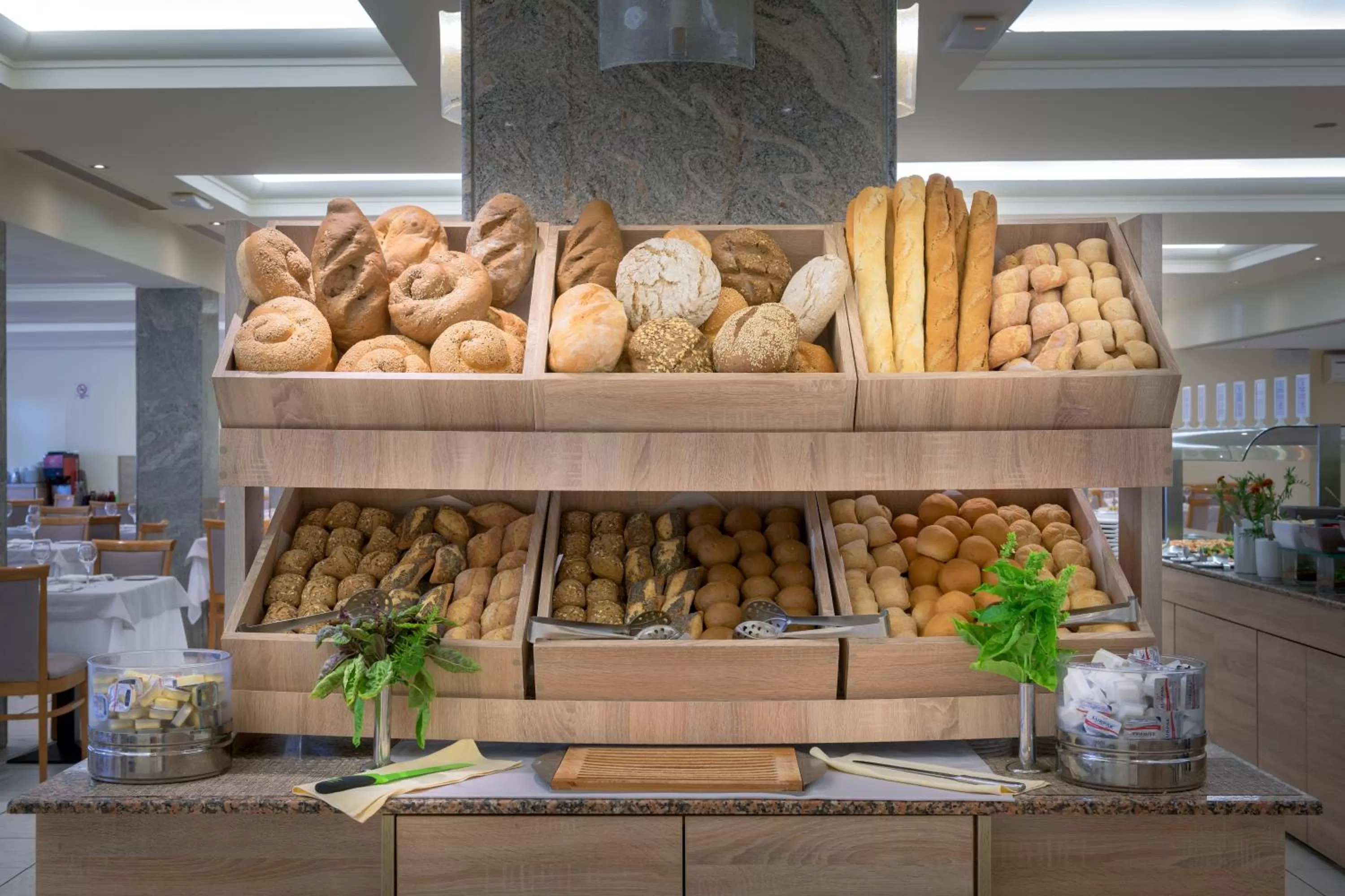 Restaurant/places to eat in Sun Beach Resort